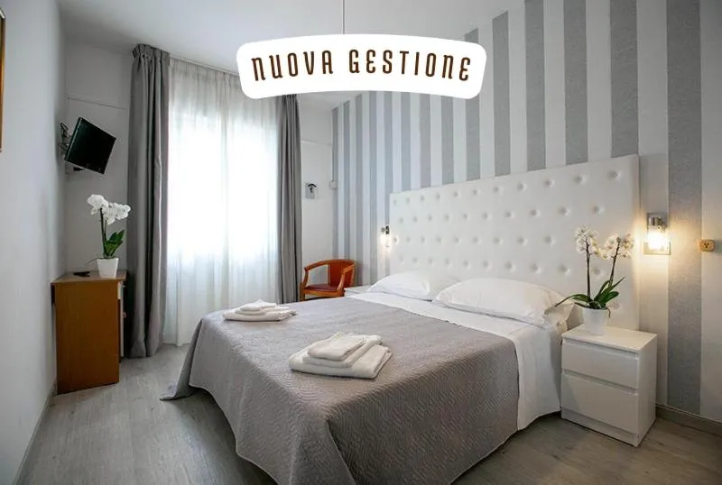 Bedroom, Bed in Hotel La Perla Rimini