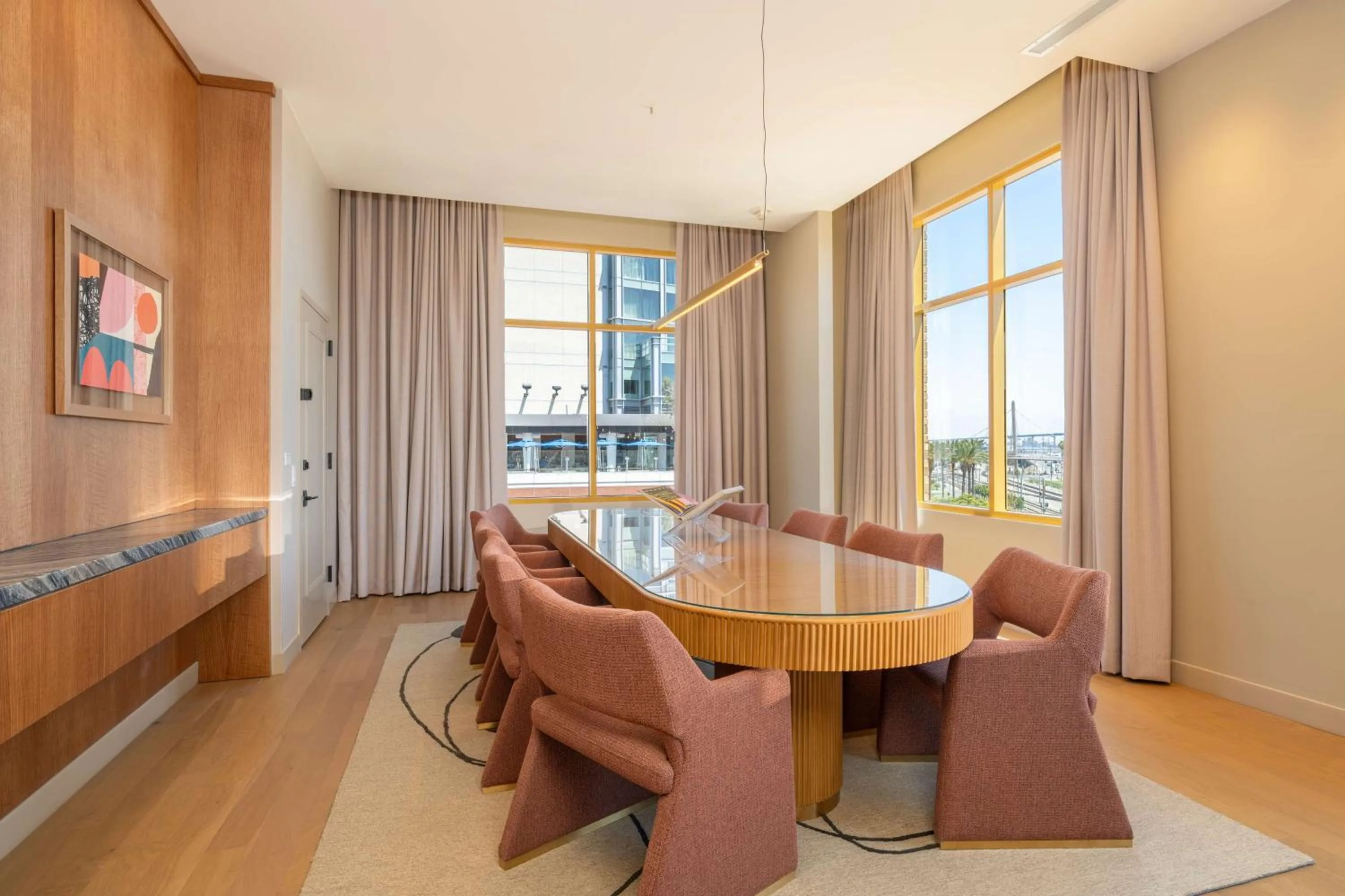 Living room in Hilton San Diego Gaslamp Quarter