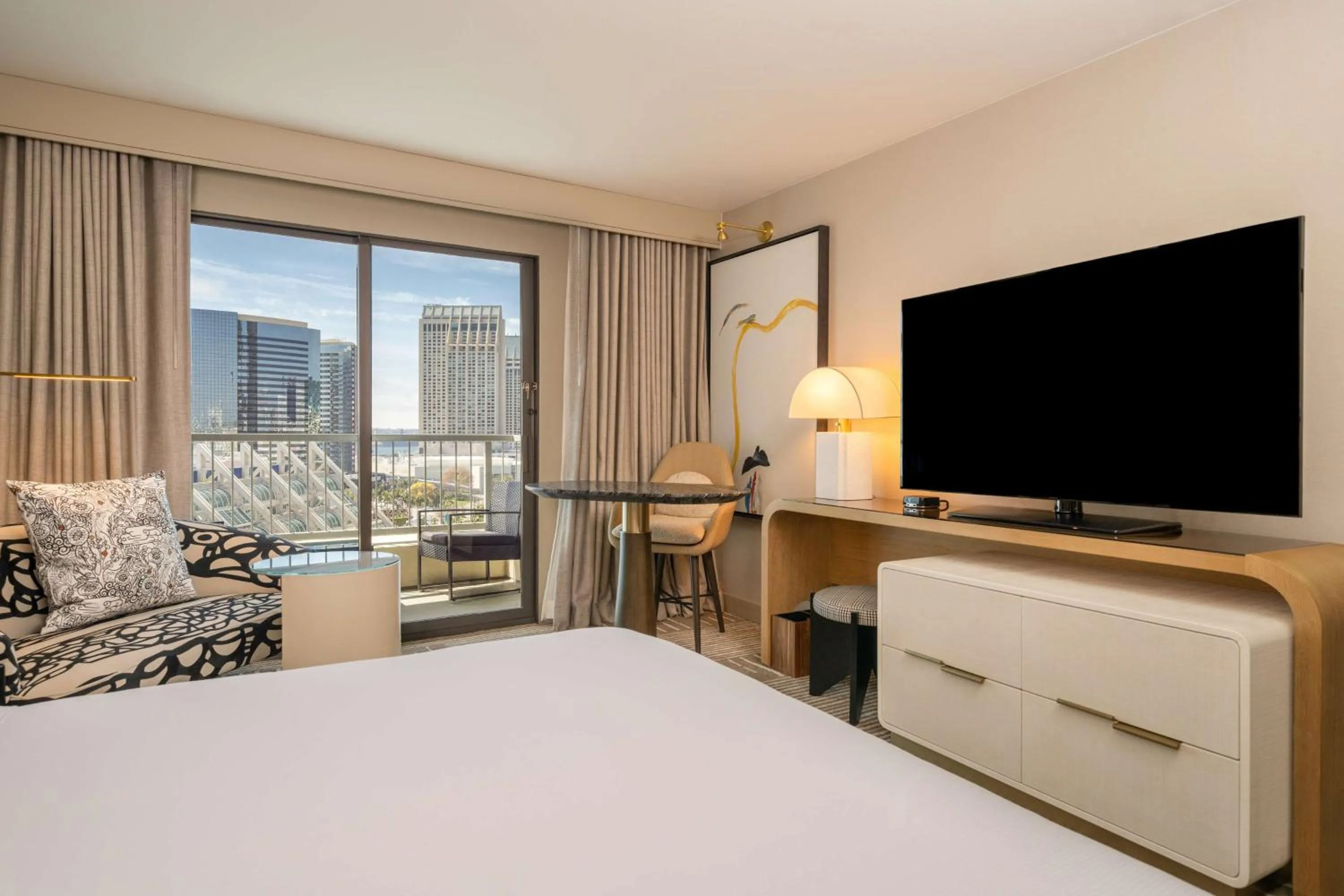 Bedroom, Bed in Hilton San Diego Gaslamp Quarter