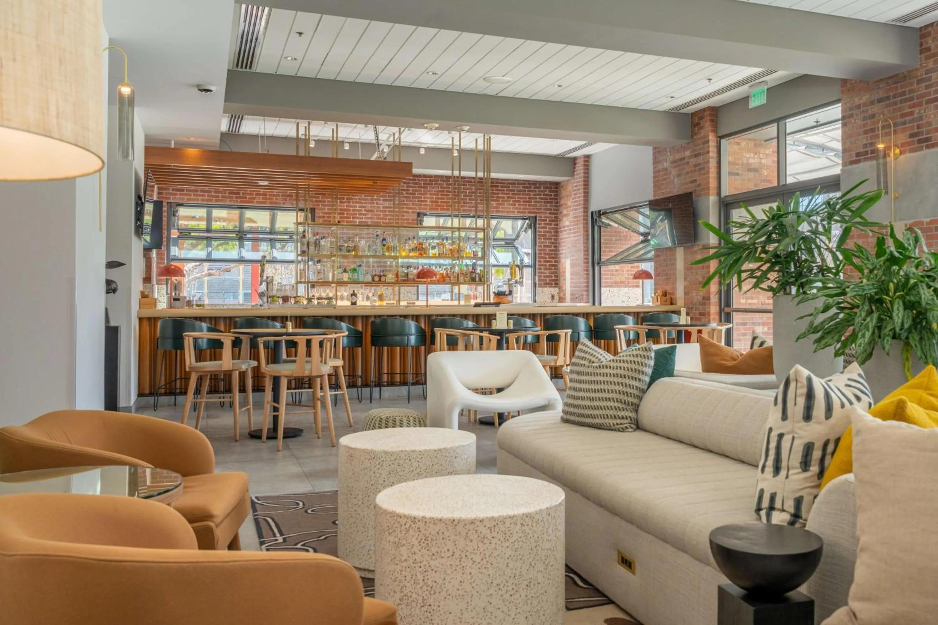 Lounge or bar in Hilton San Diego Gaslamp Quarter