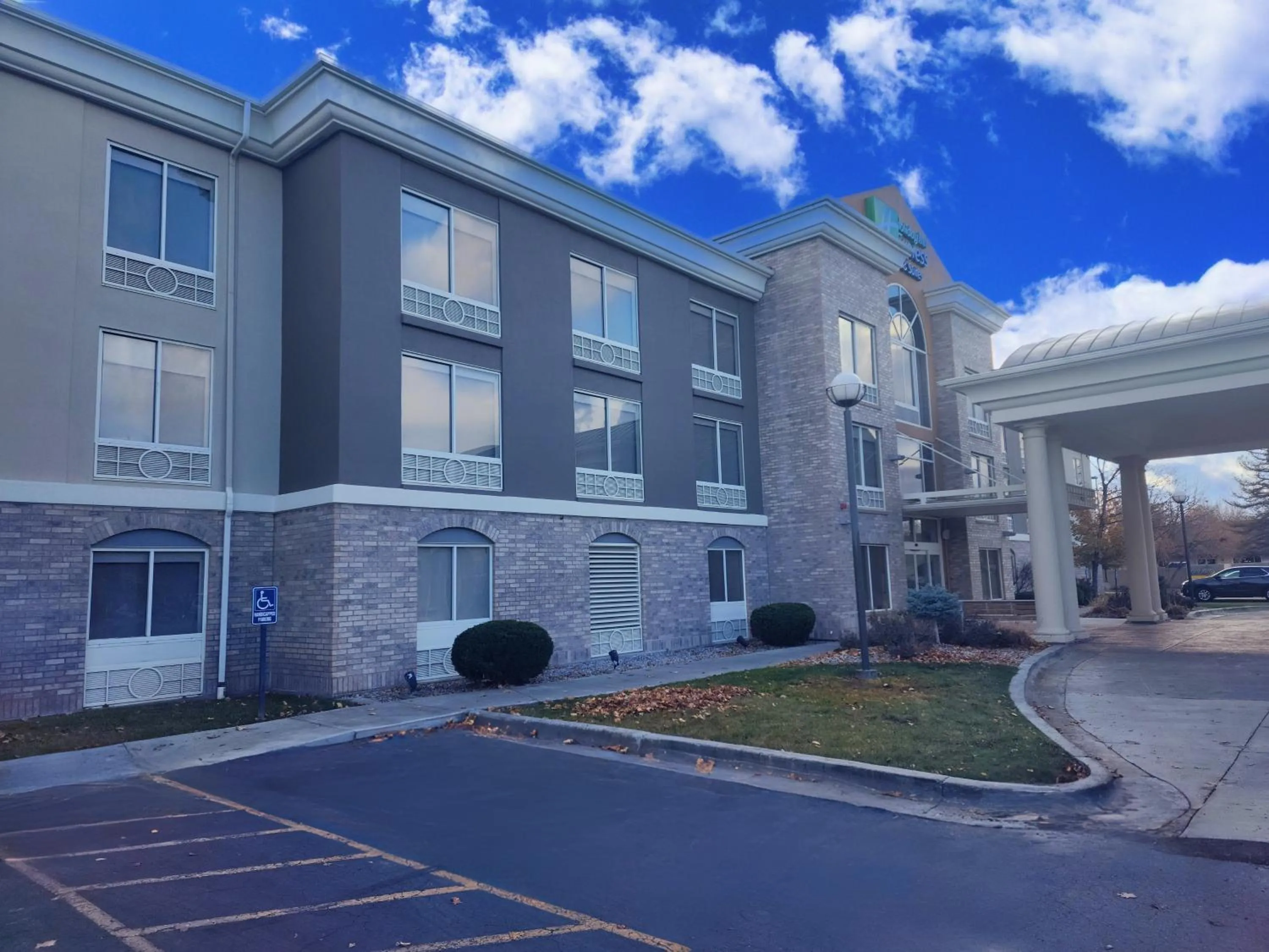 Property building in Holiday Inn Express Hotel & Suites Idaho Falls by IHG