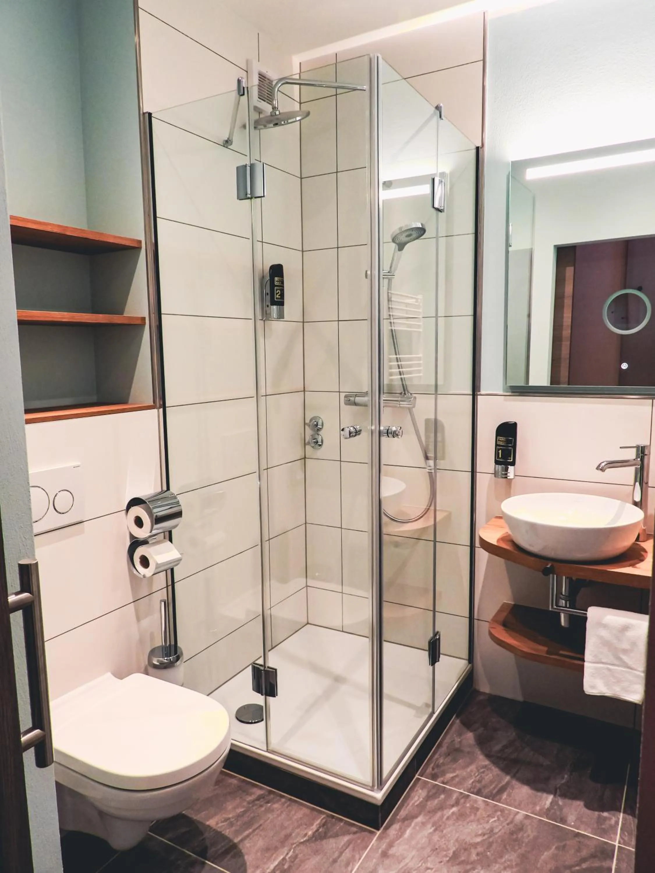 Shower in Café-Hotel Gutshof