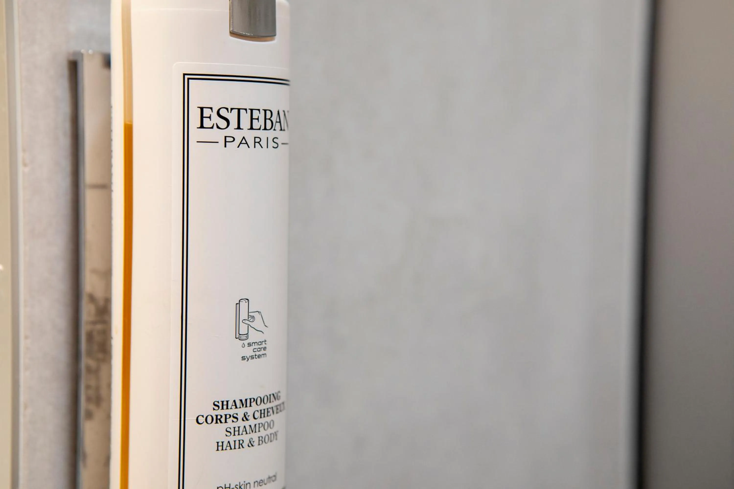 Bathroom in Logis Hotel - Restaurant - Spa - Le Relais de Farrou