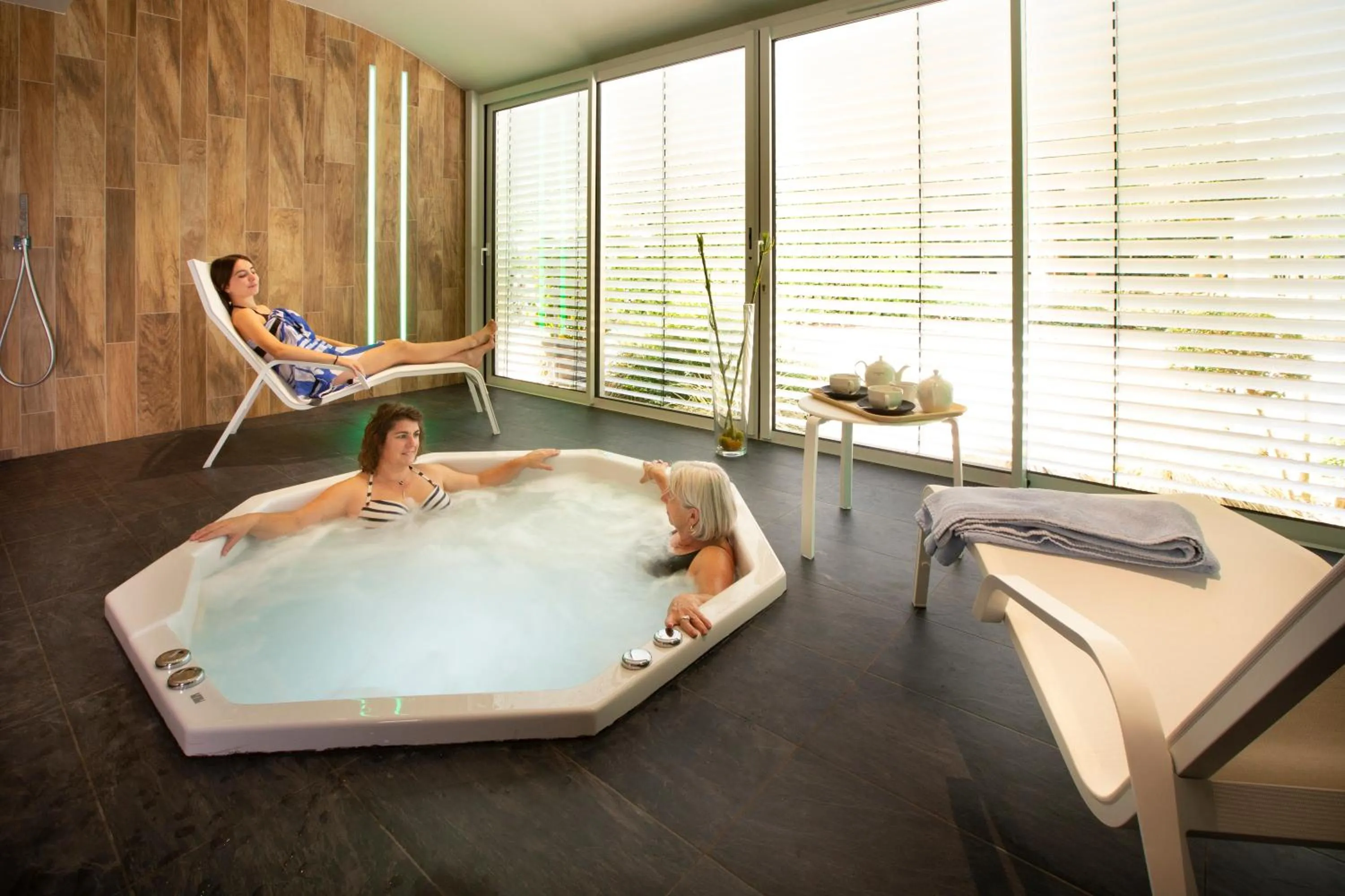 Spa and wellness centre/facilities in Logis Hotel - Restaurant - Spa - Le Relais de Farrou