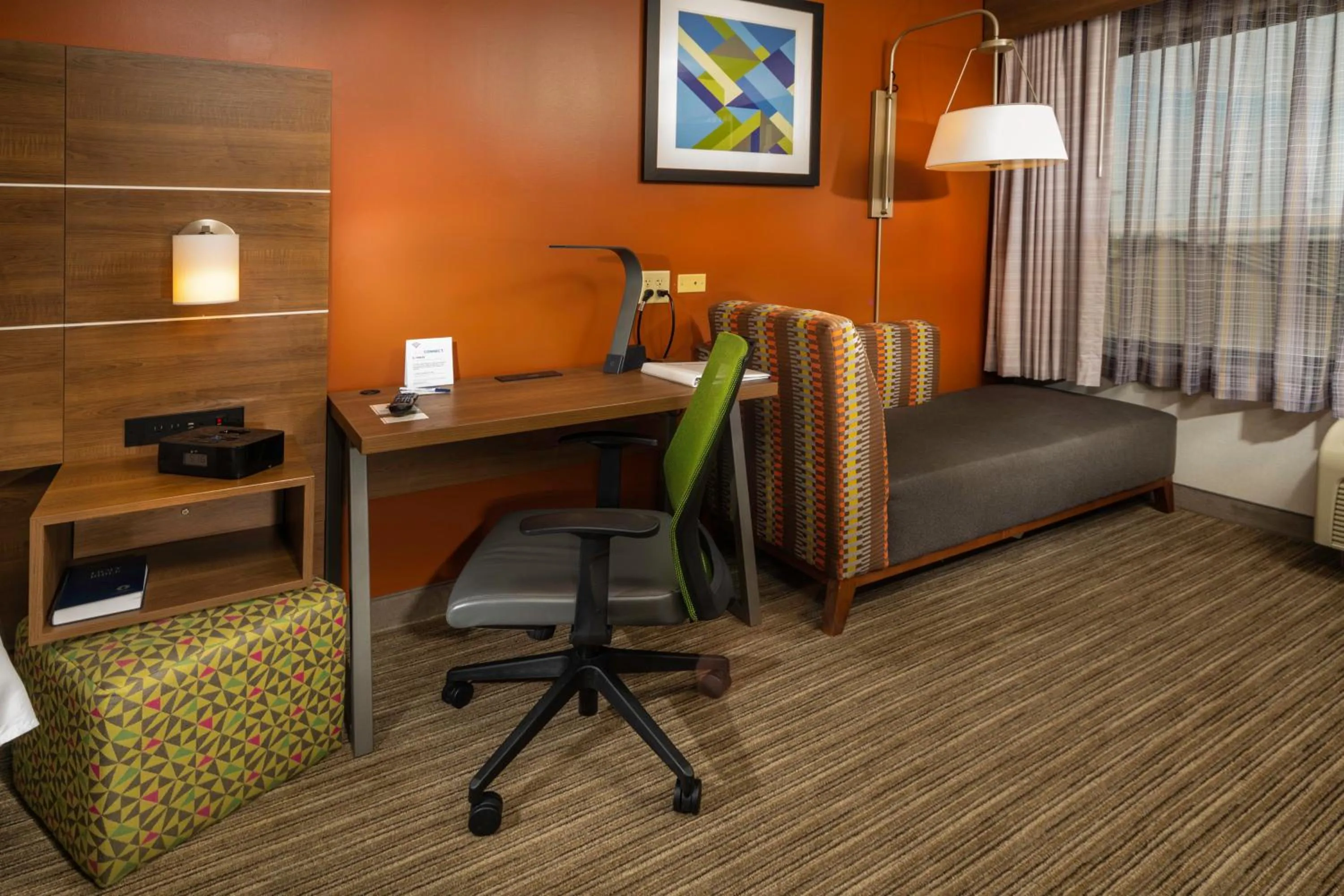 Photo of the whole room in Holiday Inn Express Hotel & Suites Pasco-TriCities by IHG