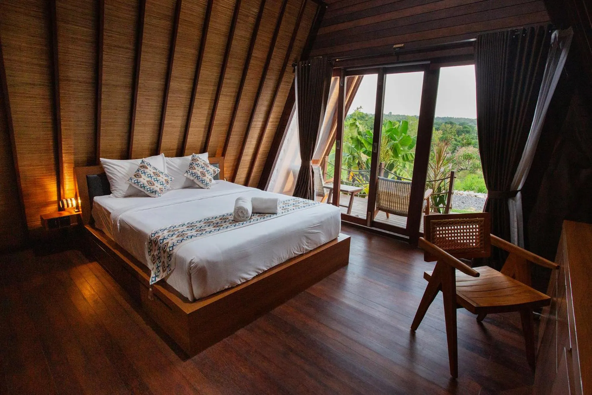 Bed in Batan Sabo & Co