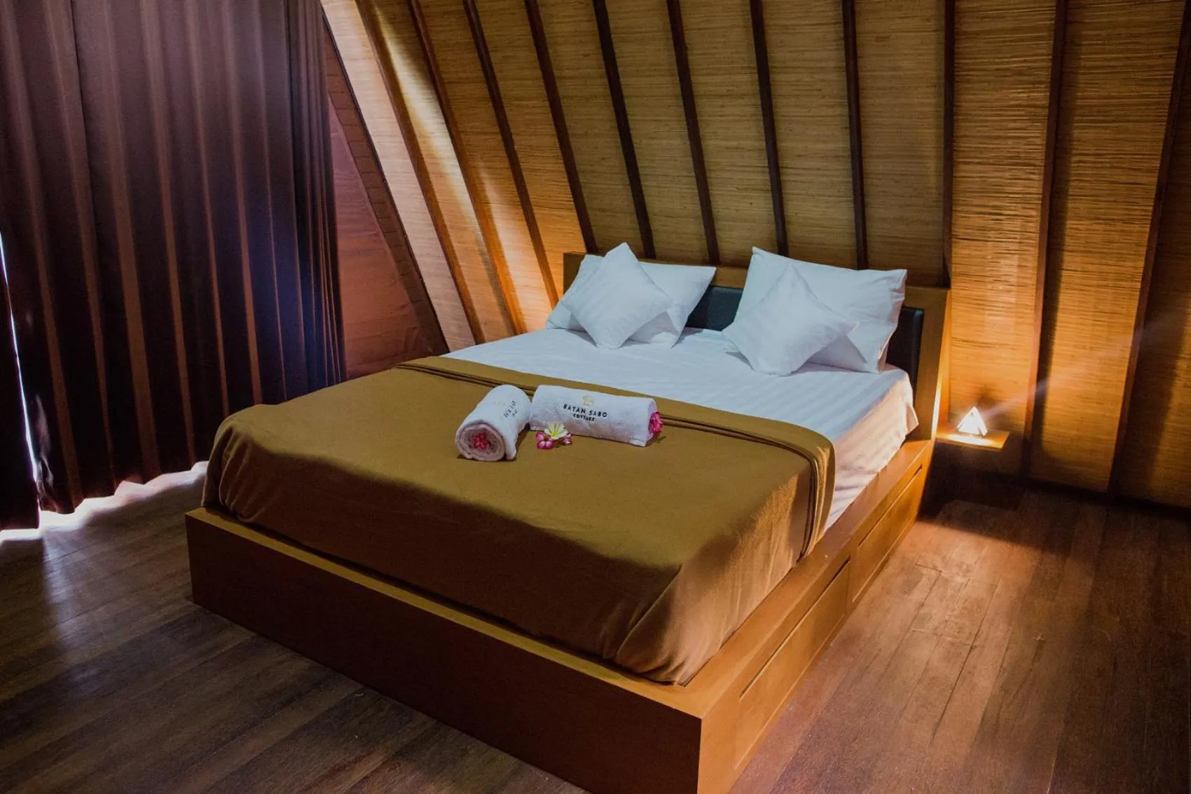 Bed in Batan Sabo & Co