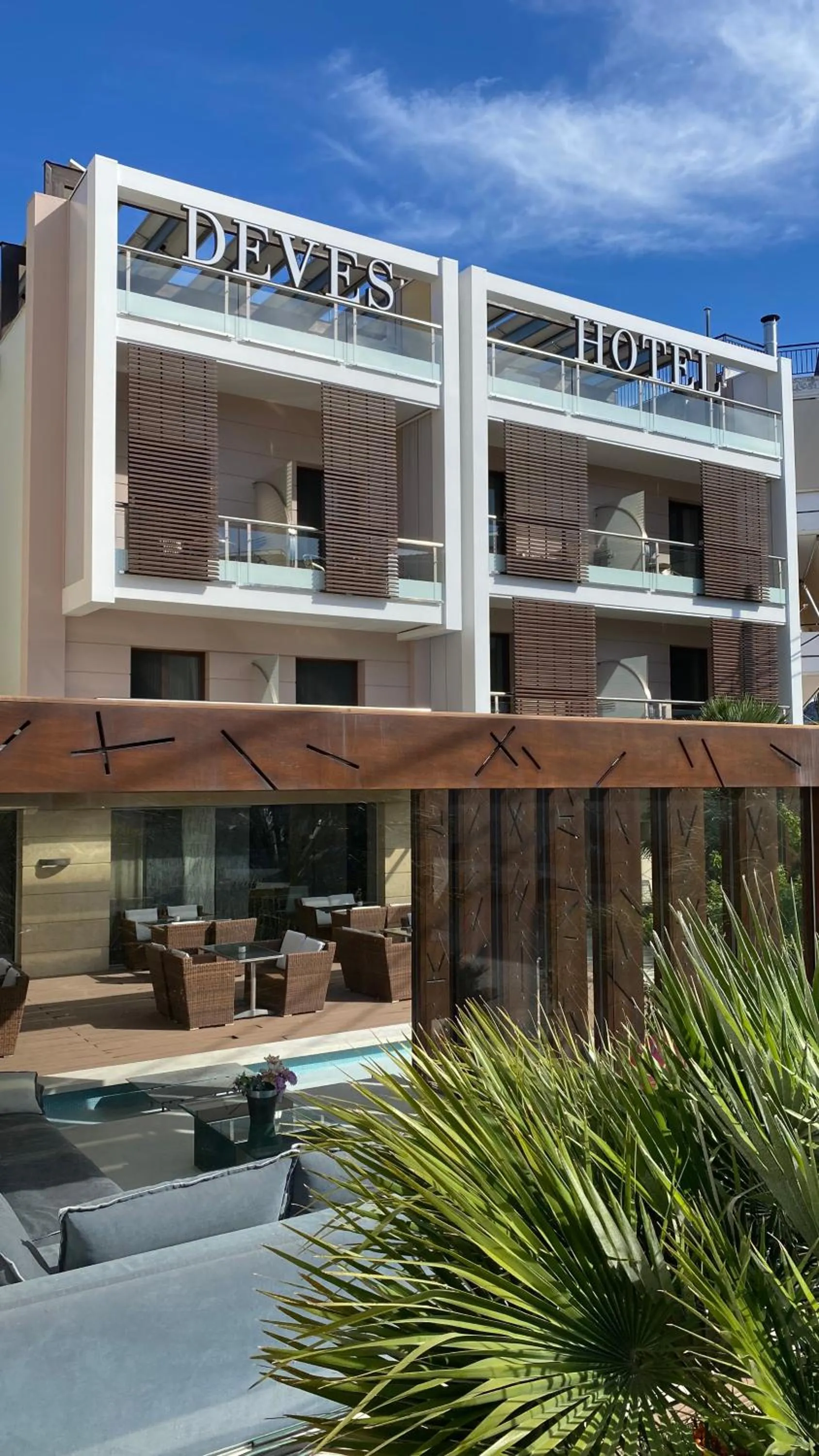Property building in Deves Hotel