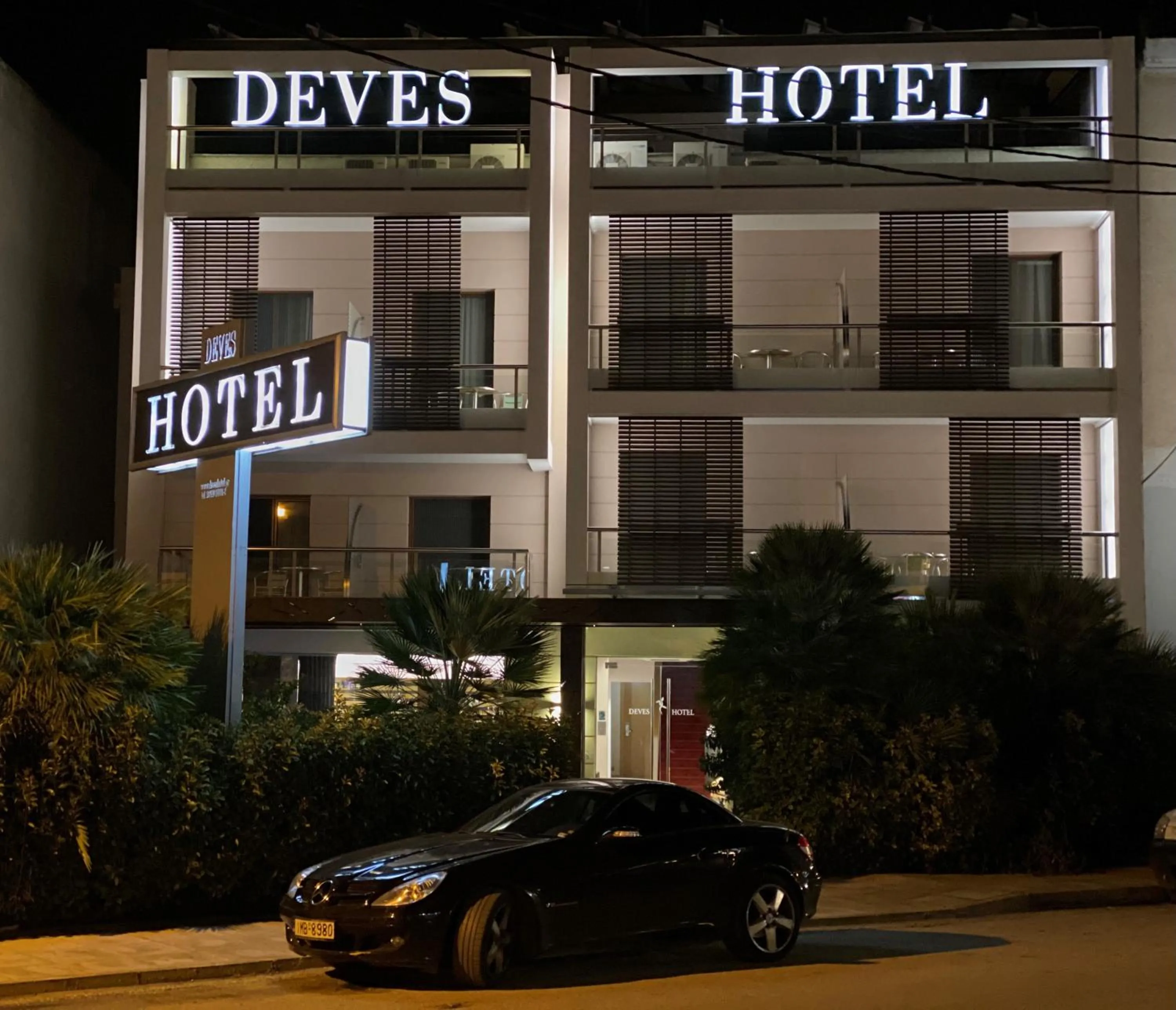 Property building in Deves Hotel