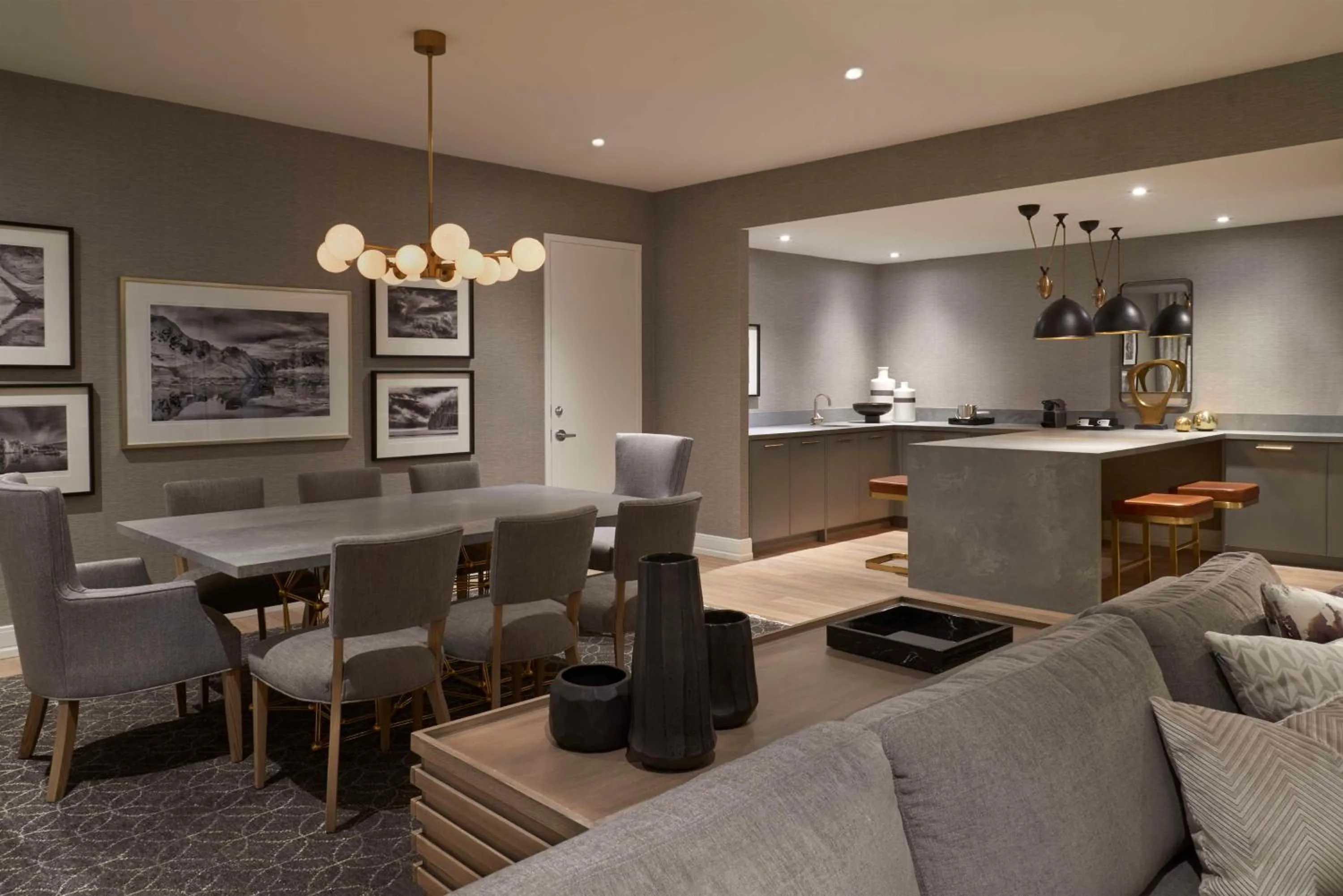 Living room in Hilton Toronto