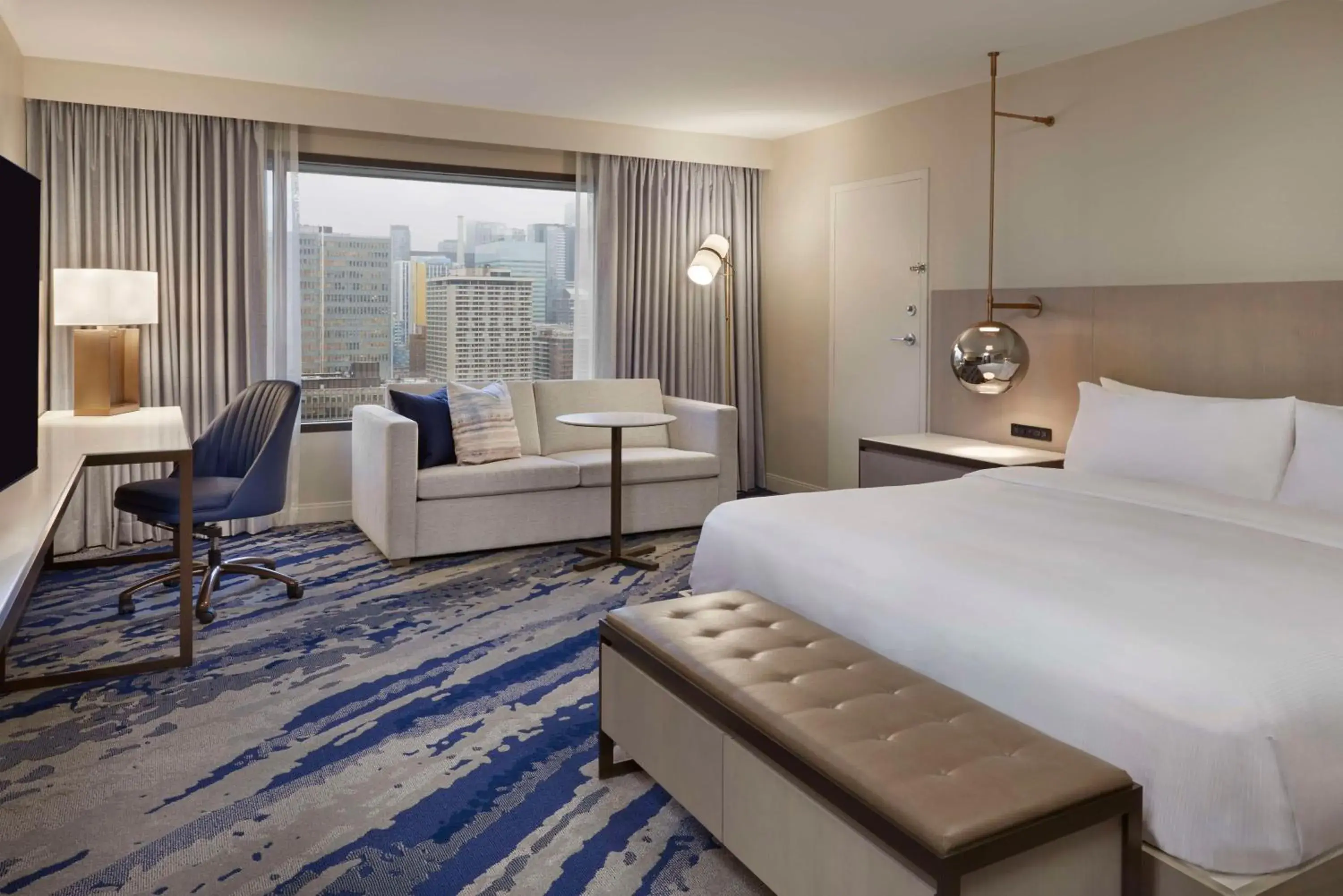 King Room with Sofa Bed - Non-Smoking in Hilton Toronto King Room with Sofa Bed - Non-Smoking in Hilton Toronto