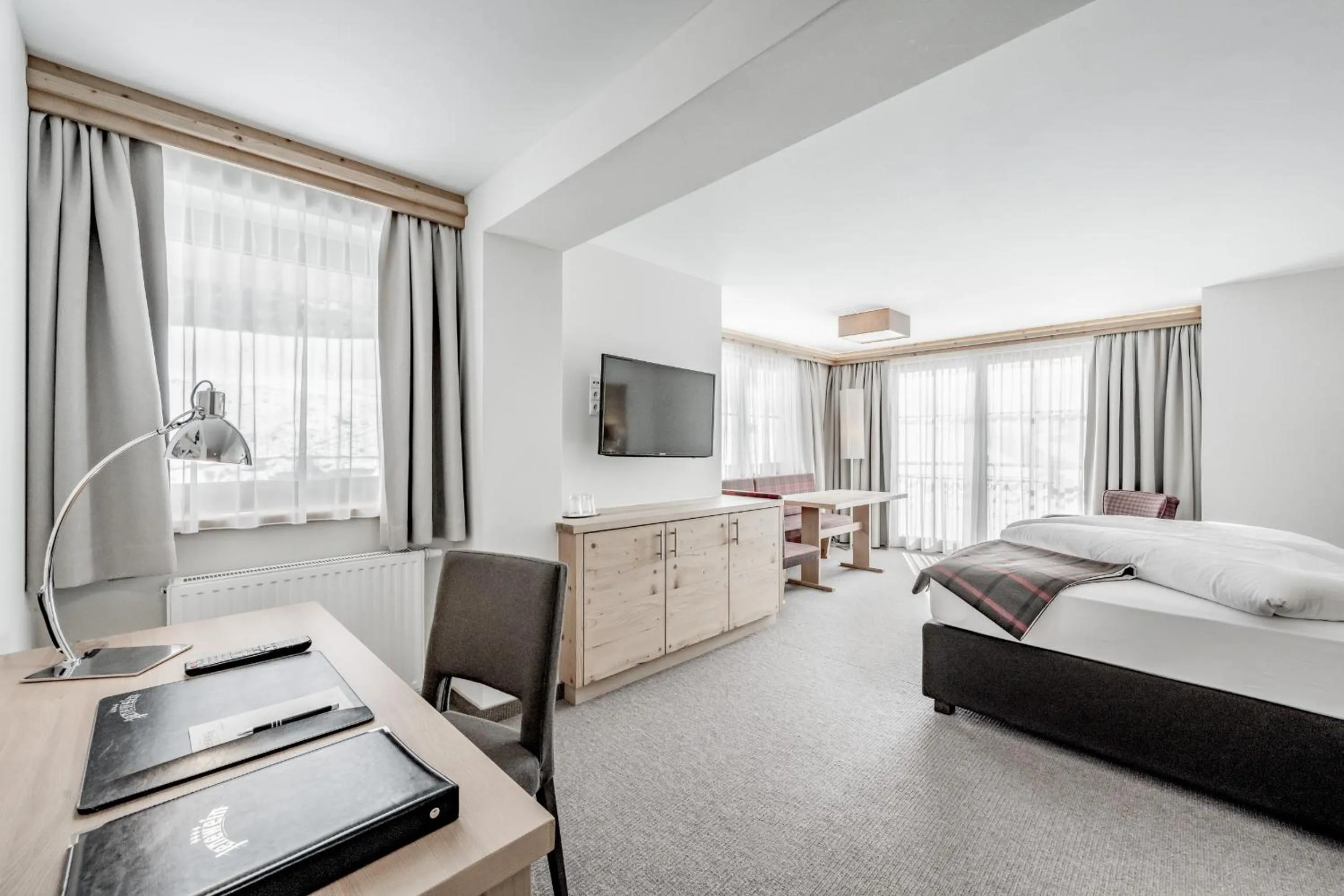 Bedroom, Bed in Hotel Jenewein