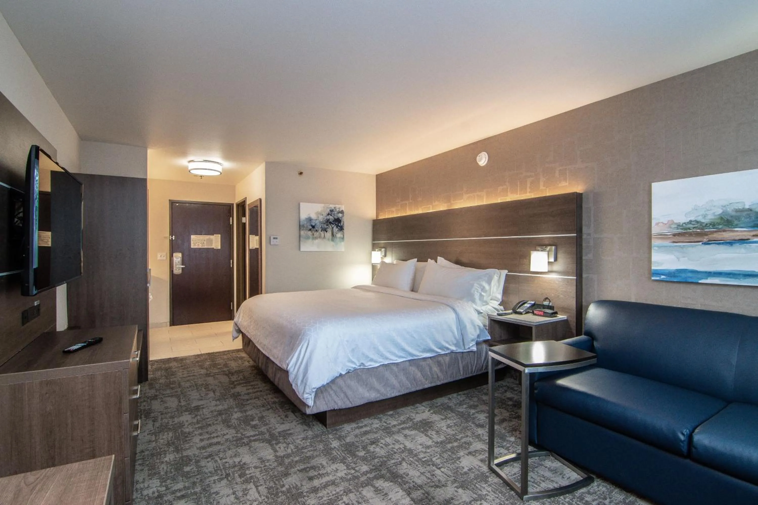Photo of the whole room, Bed in Holiday Inn Express Spokane-Downtown by IHG