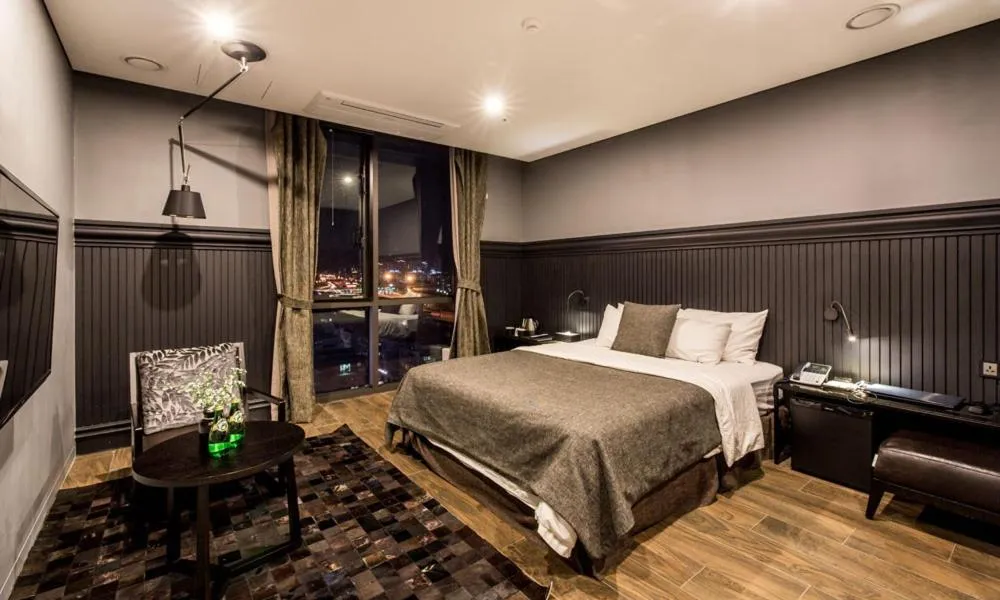 Bed in Hotel The May