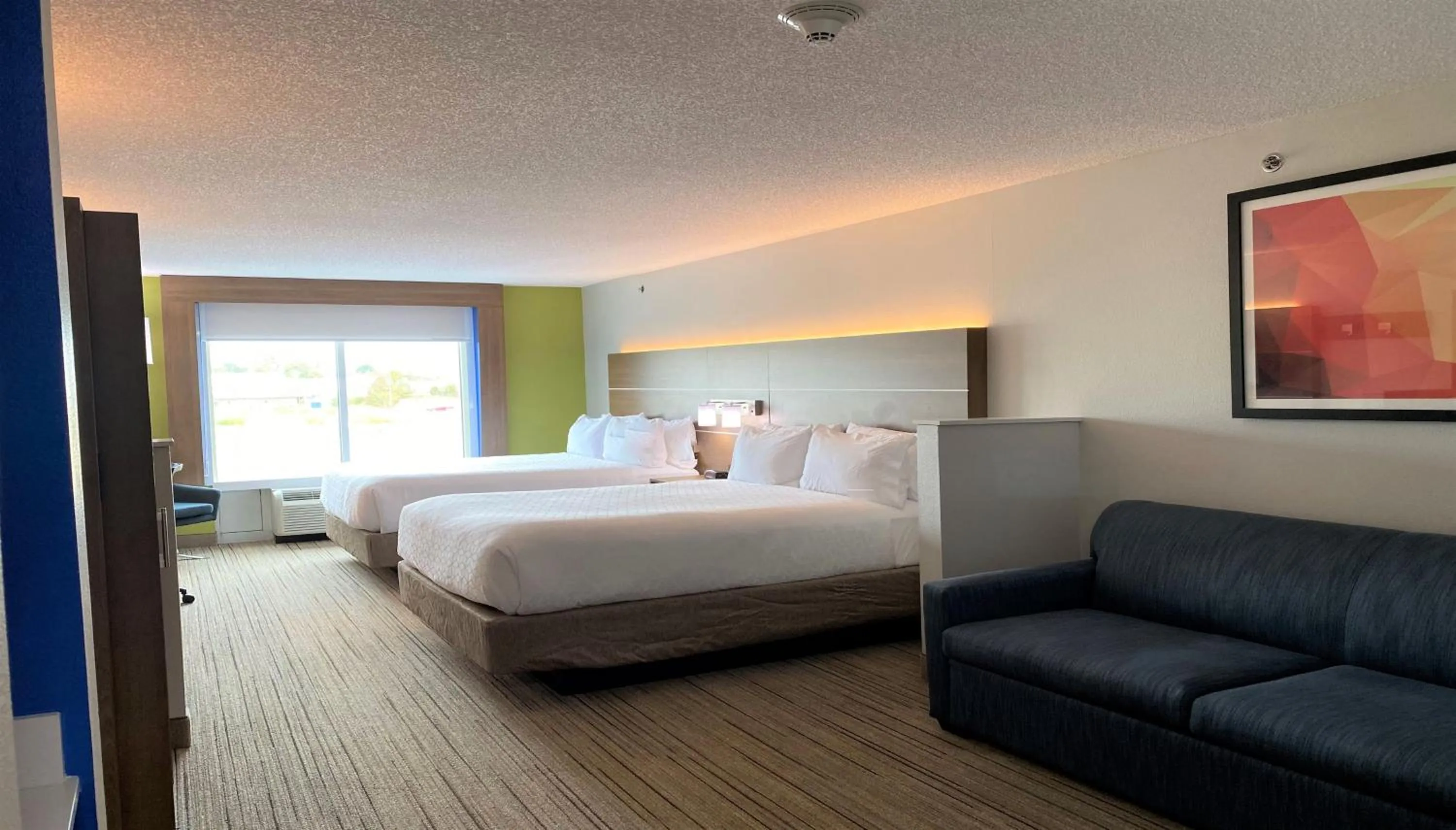 Photo of the whole room, Bed in Holiday Inn Express Hotel & Suites Somerset Central by IHG