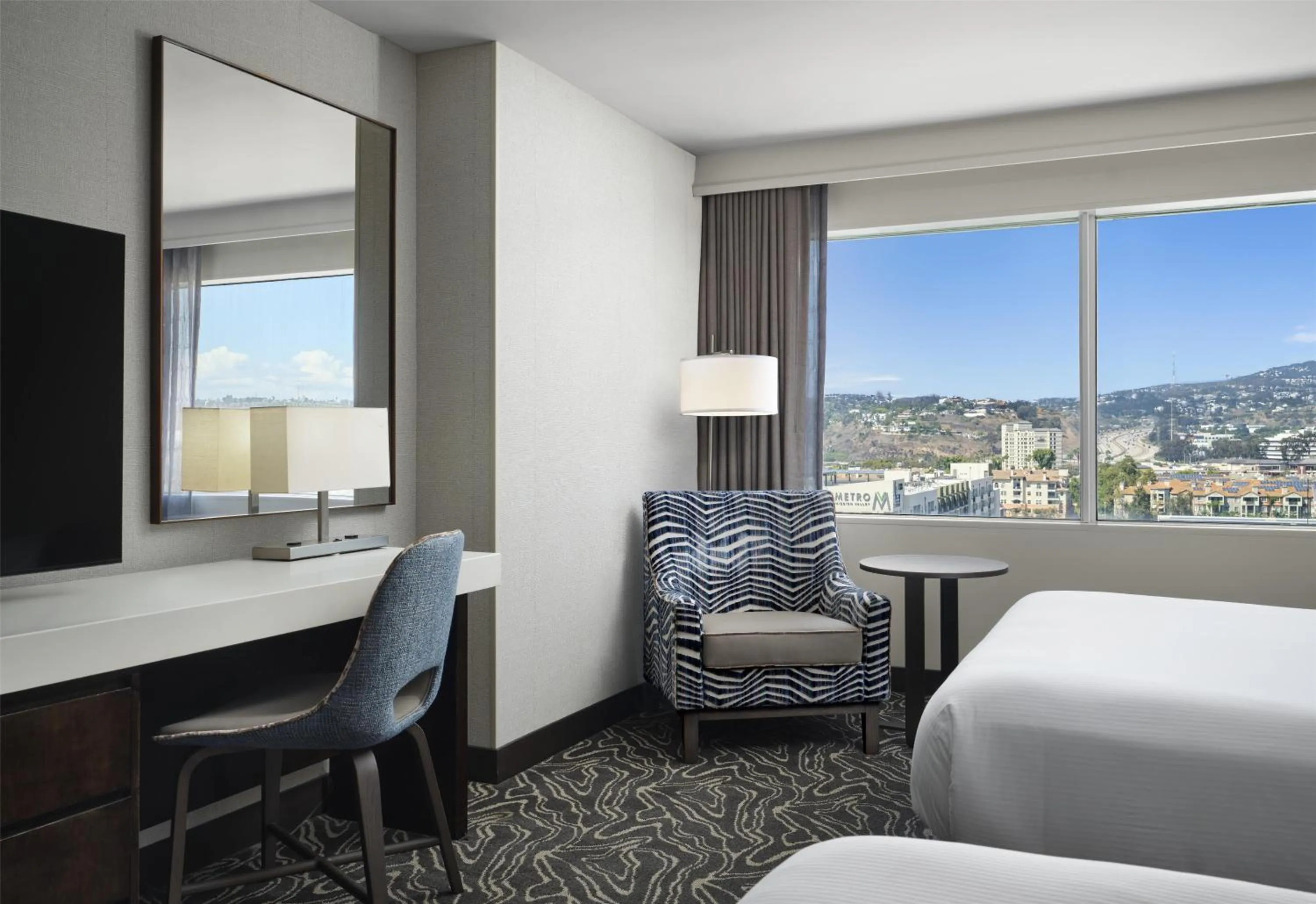 Bedroom, Bed in Hilton San Diego Mission Valley