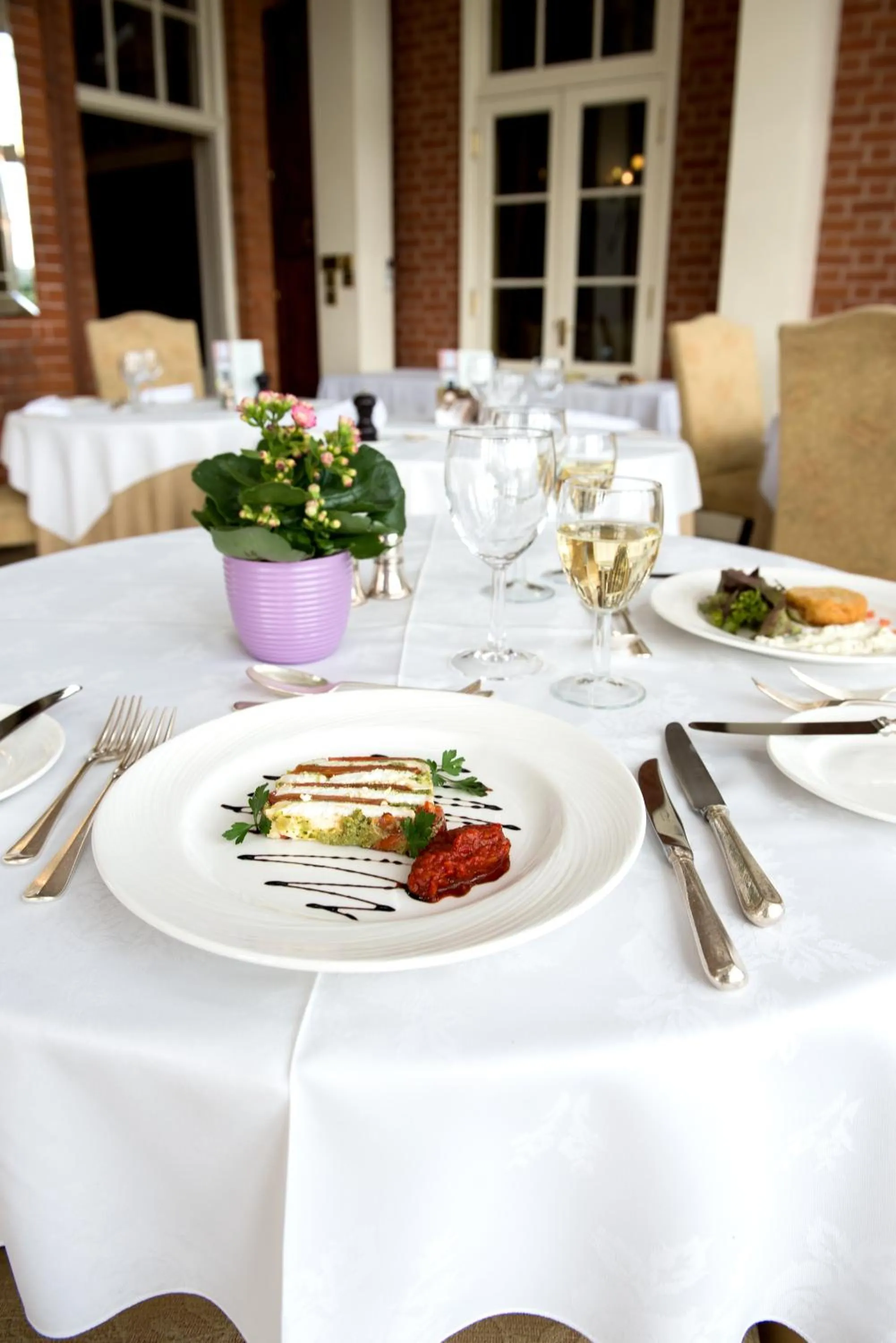 Restaurant/places to eat in Dovecliff Hall Hotel