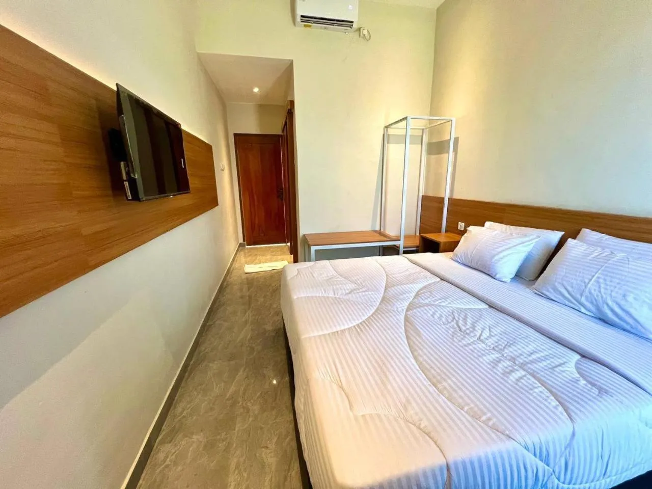 Bed in The Royal Joglo