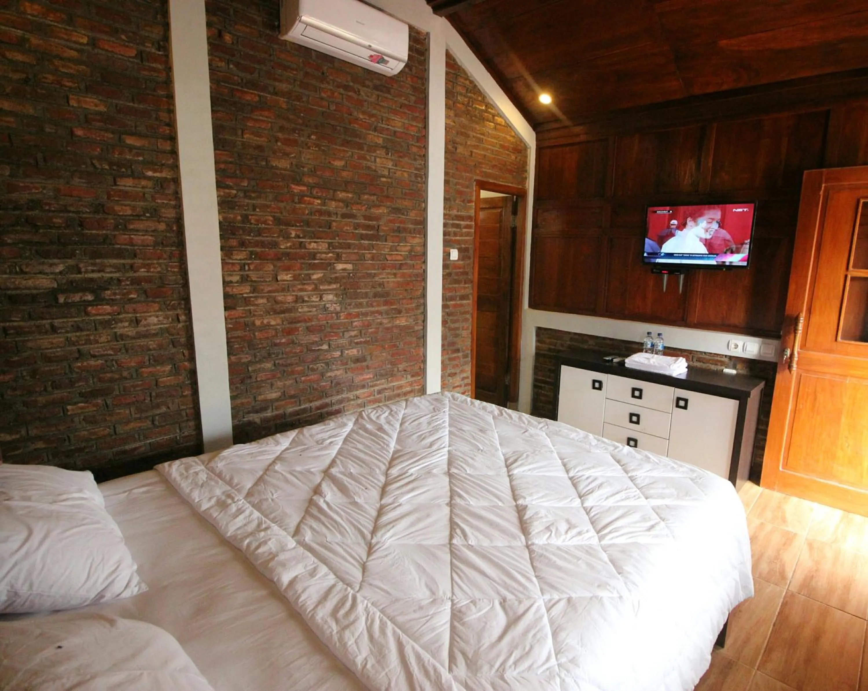 Bed in The Royal Joglo