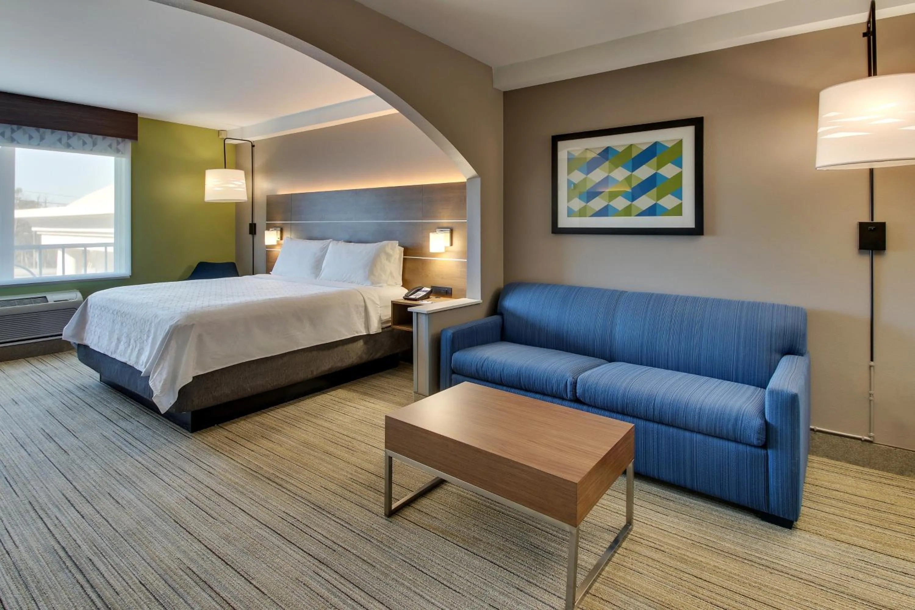 Bed in Holiday Inn Express & Suites Columbus - Ft Benning Maingate by IHG