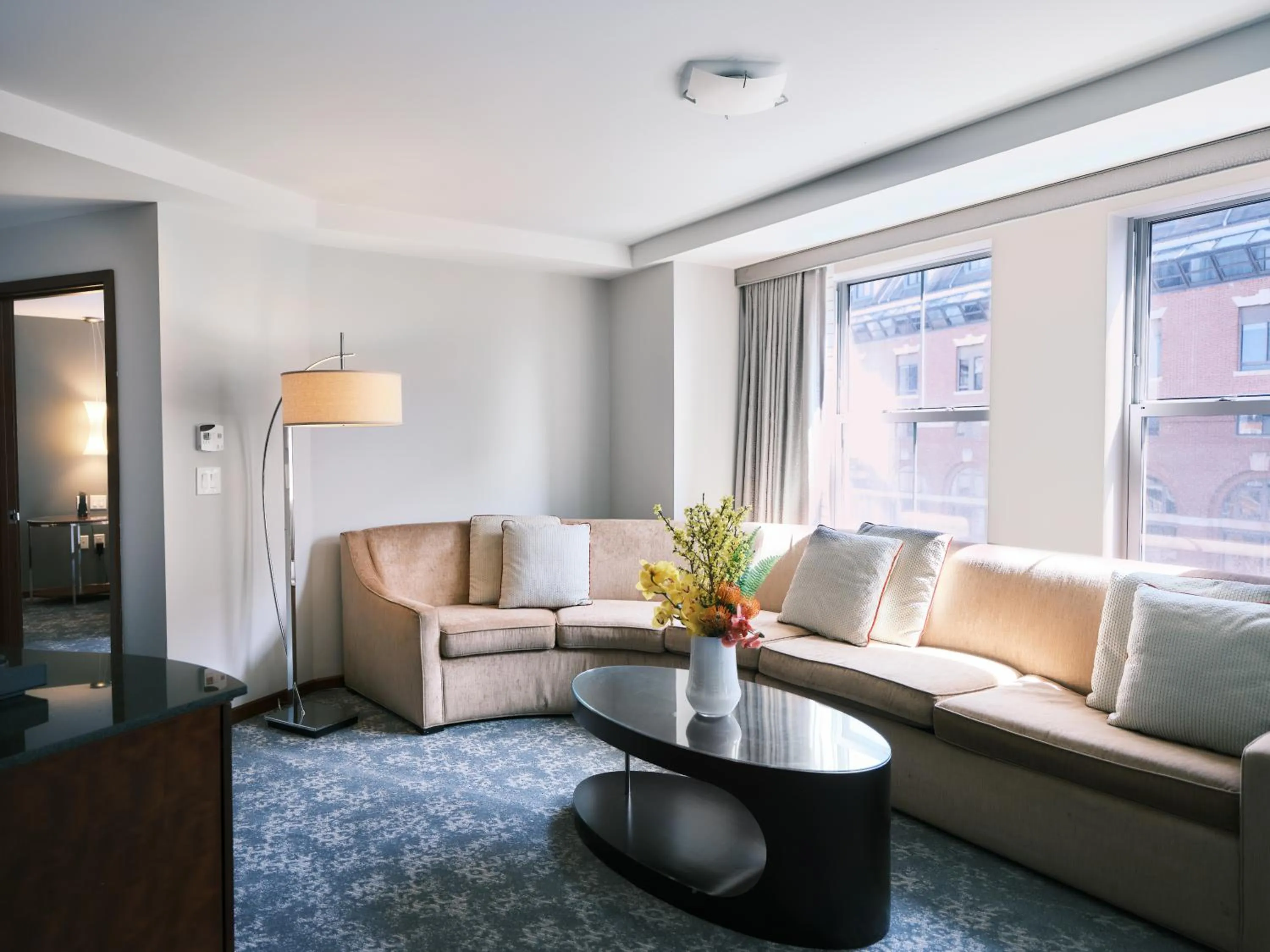 Living room in Battery Wharf Hotel, Boston Waterfront