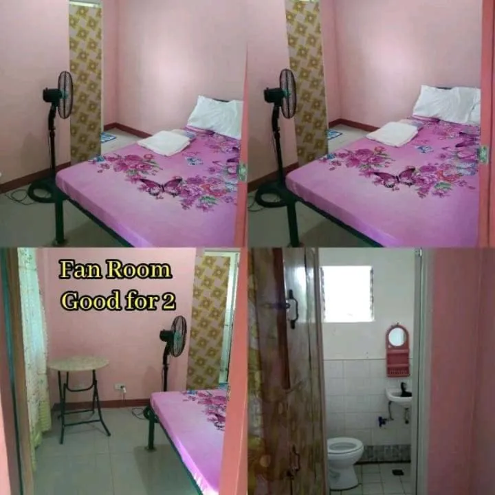 Bed in RMS Travellers Inn