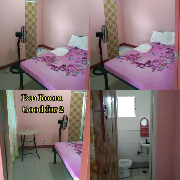 Bed in RMS Travellers Inn