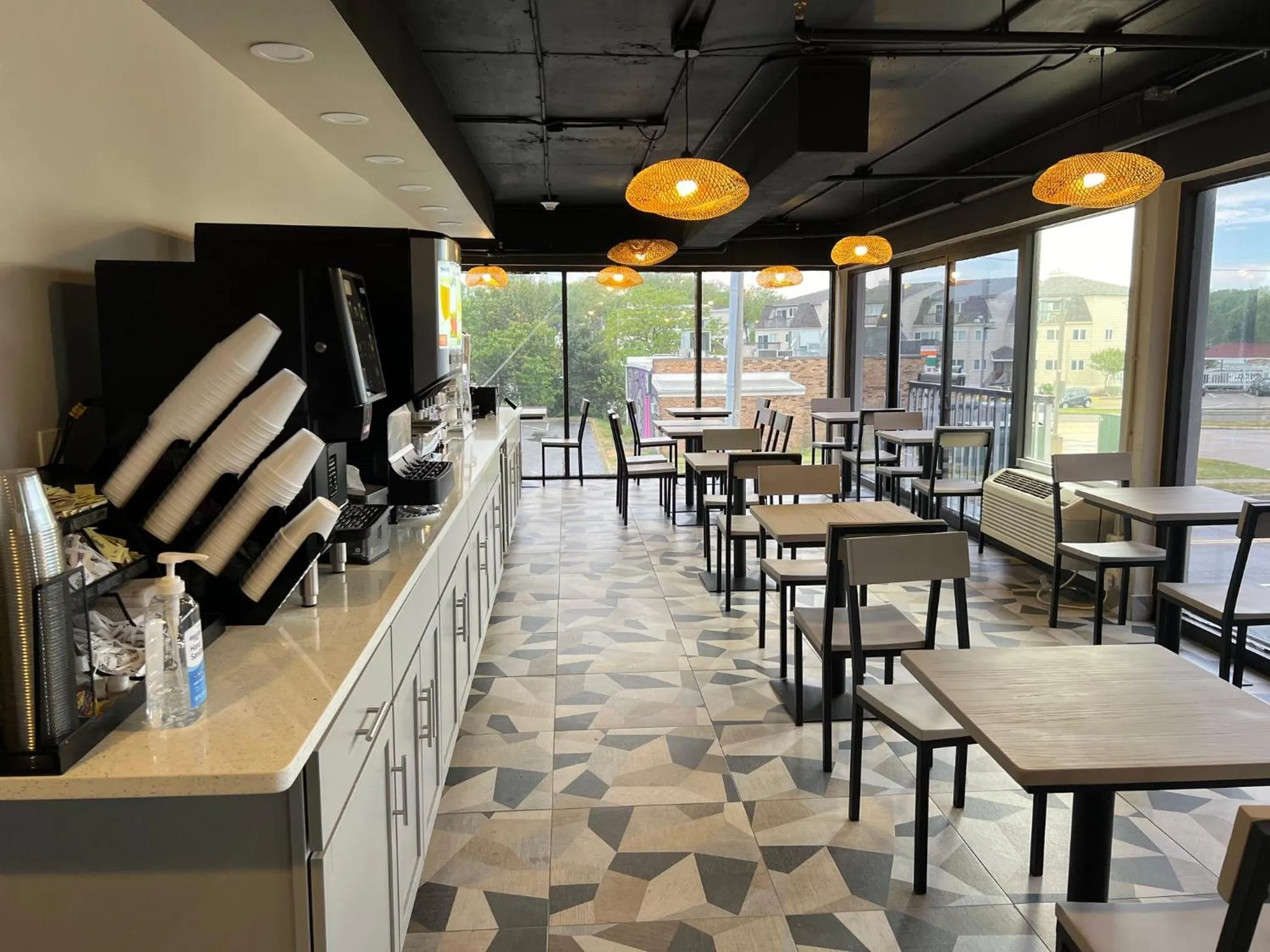 Breakfast in Red Roof PLUS & Suites Virginia Beach - Seaside