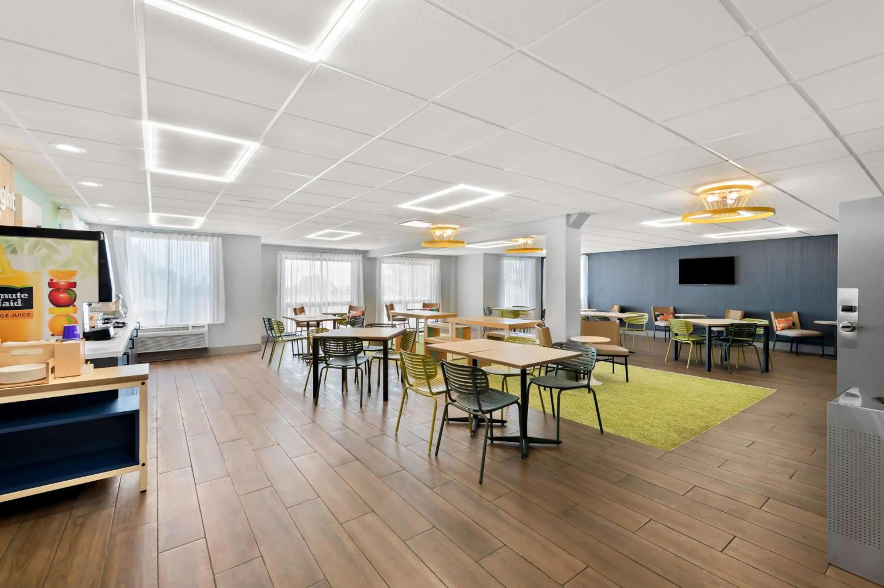 Breakfast in Spark By Hilton Branson Meadows