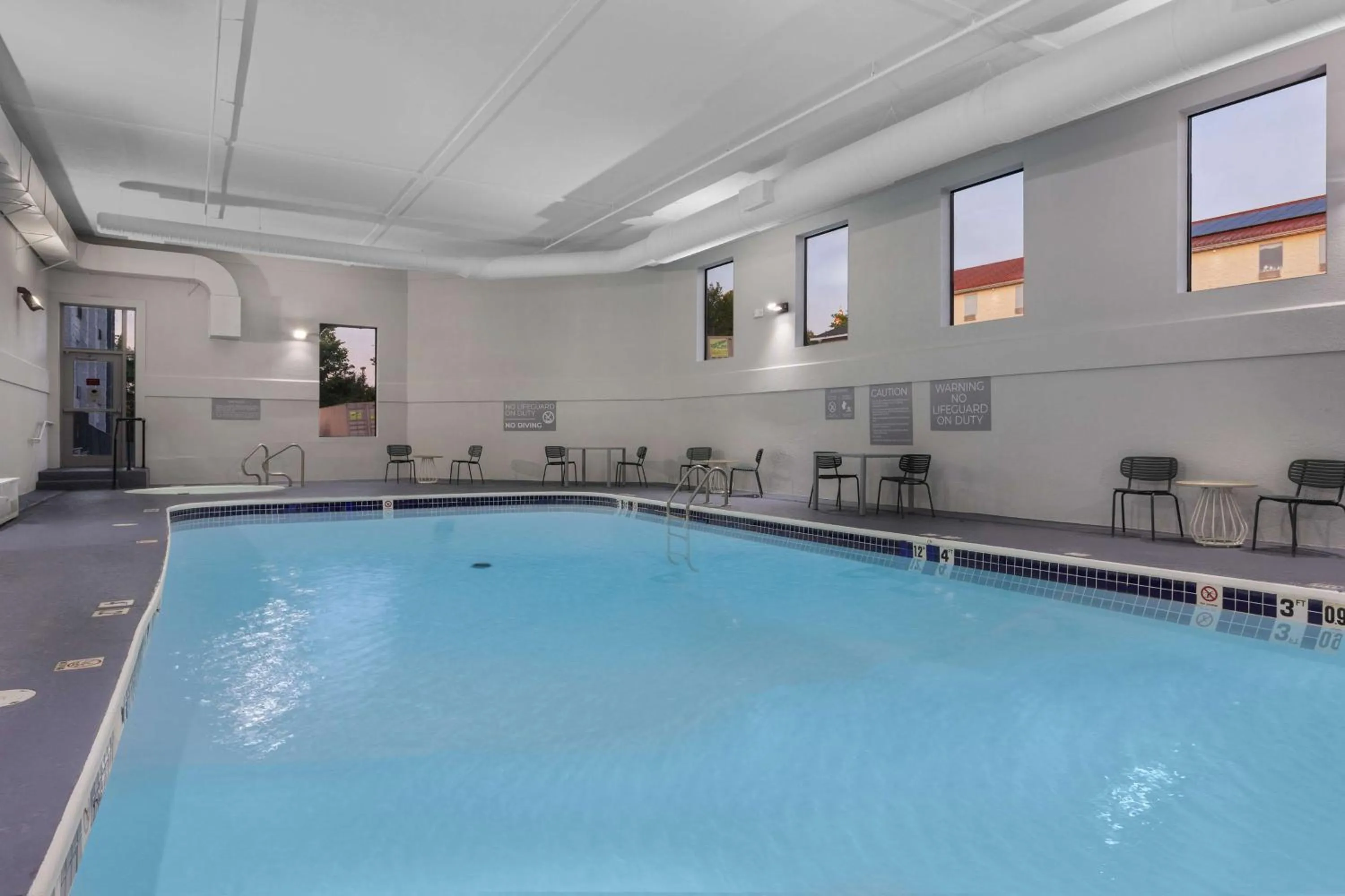 Pool view in Spark By Hilton Branson Meadows