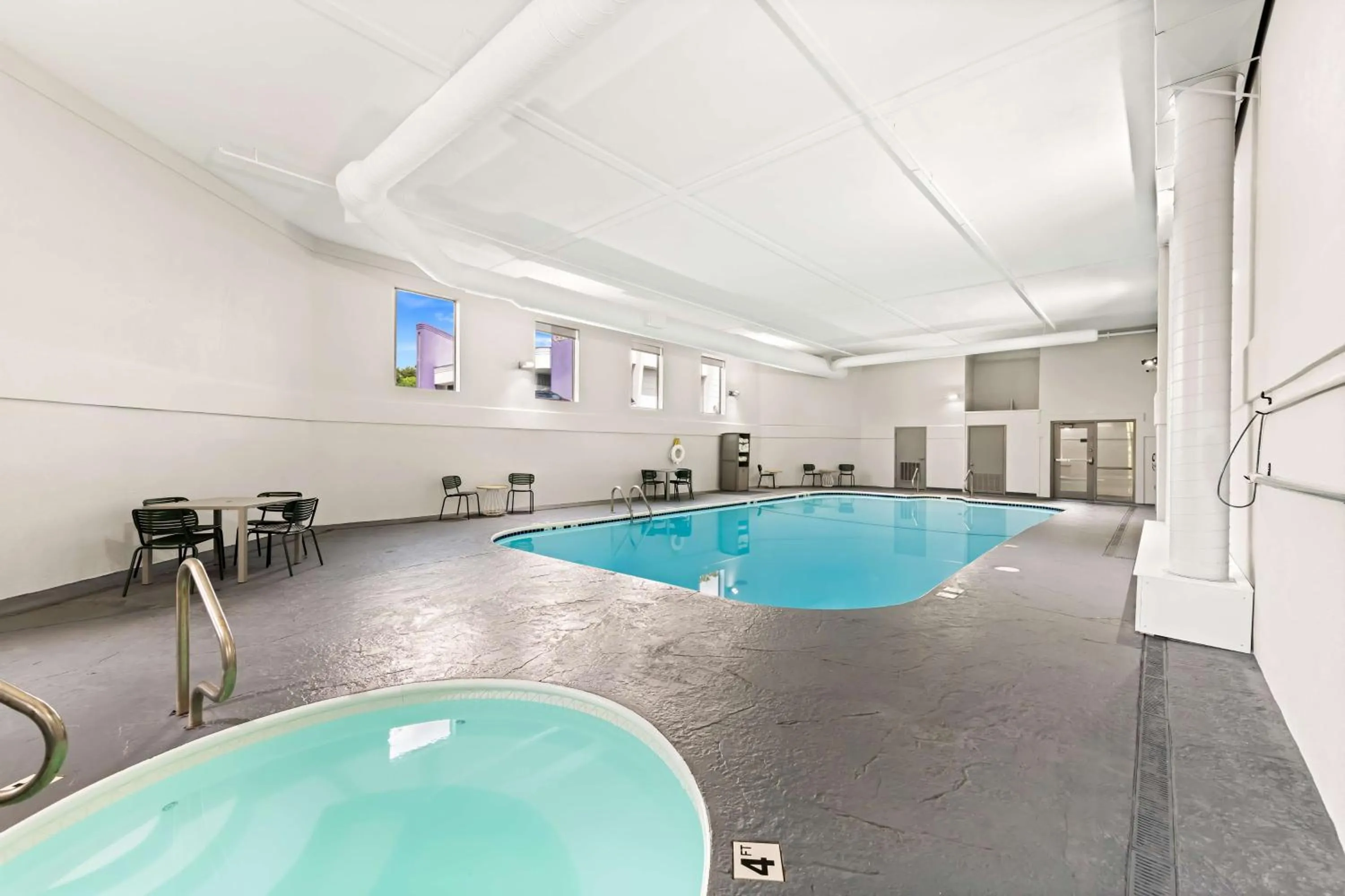 Pool view in Barrington Hotel & Suites