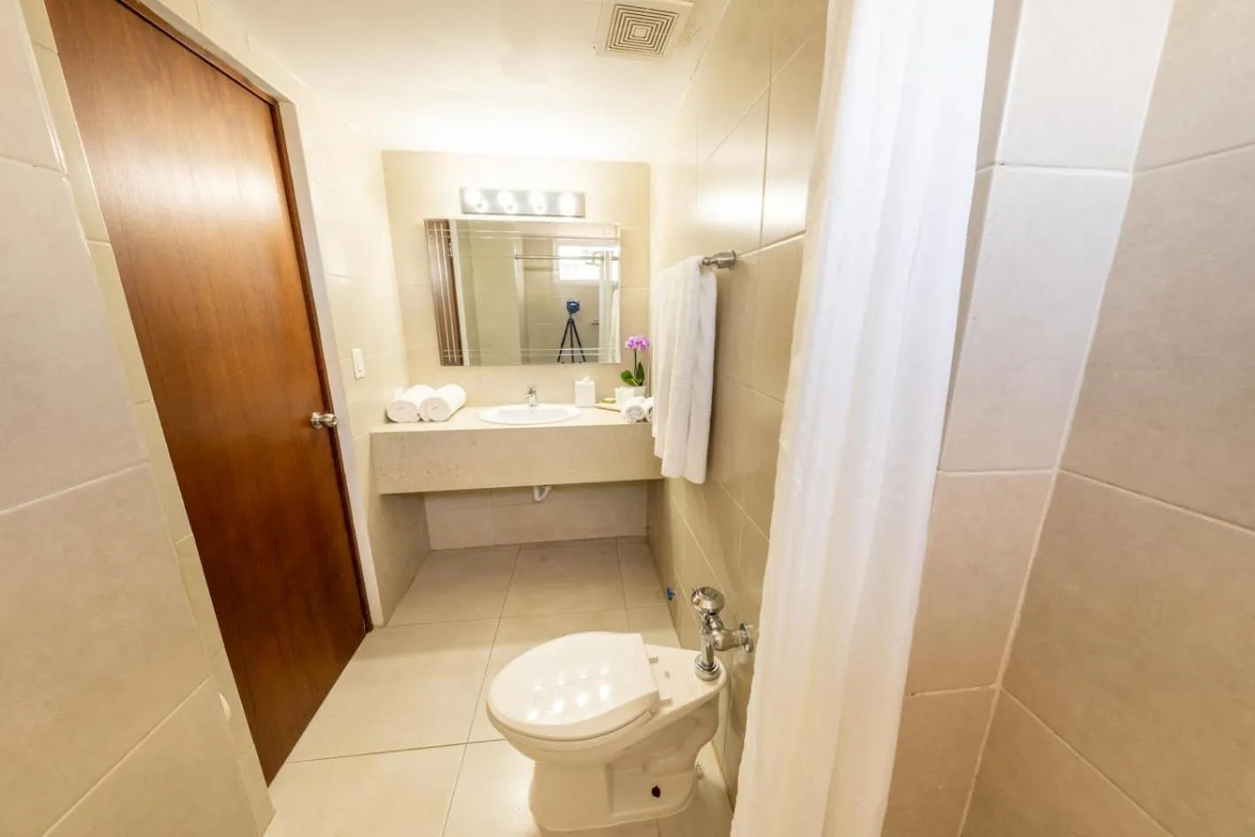 Bathroom in Hotel Faranda Express Soloy and Casino, a member of Radisson Individuals
