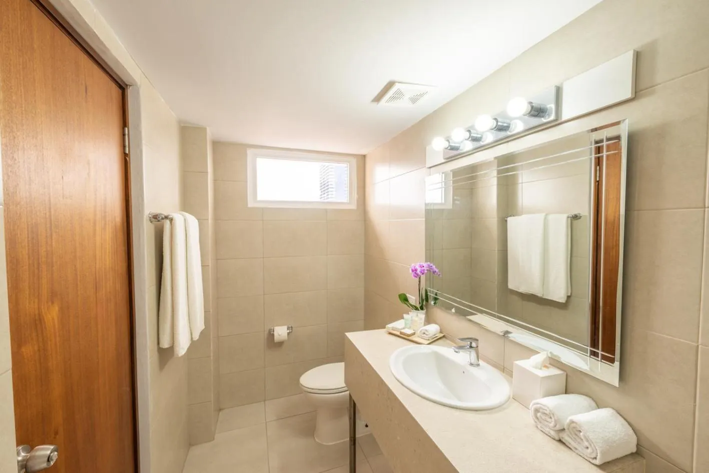 Bathroom in Hotel Faranda Express Soloy and Casino, a member of Radisson Individuals
