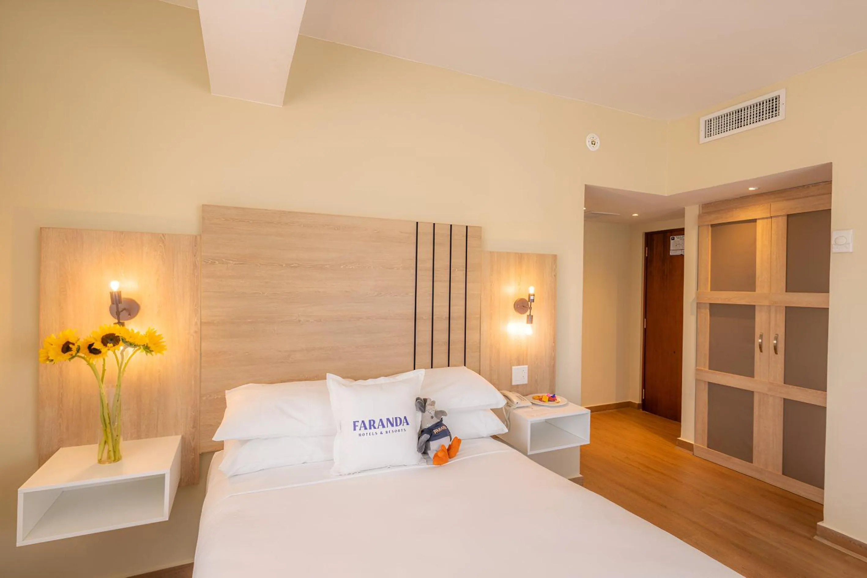 Photo of the whole room, Bed in Hotel Faranda Express Soloy and Casino, a member of Radisson Individuals