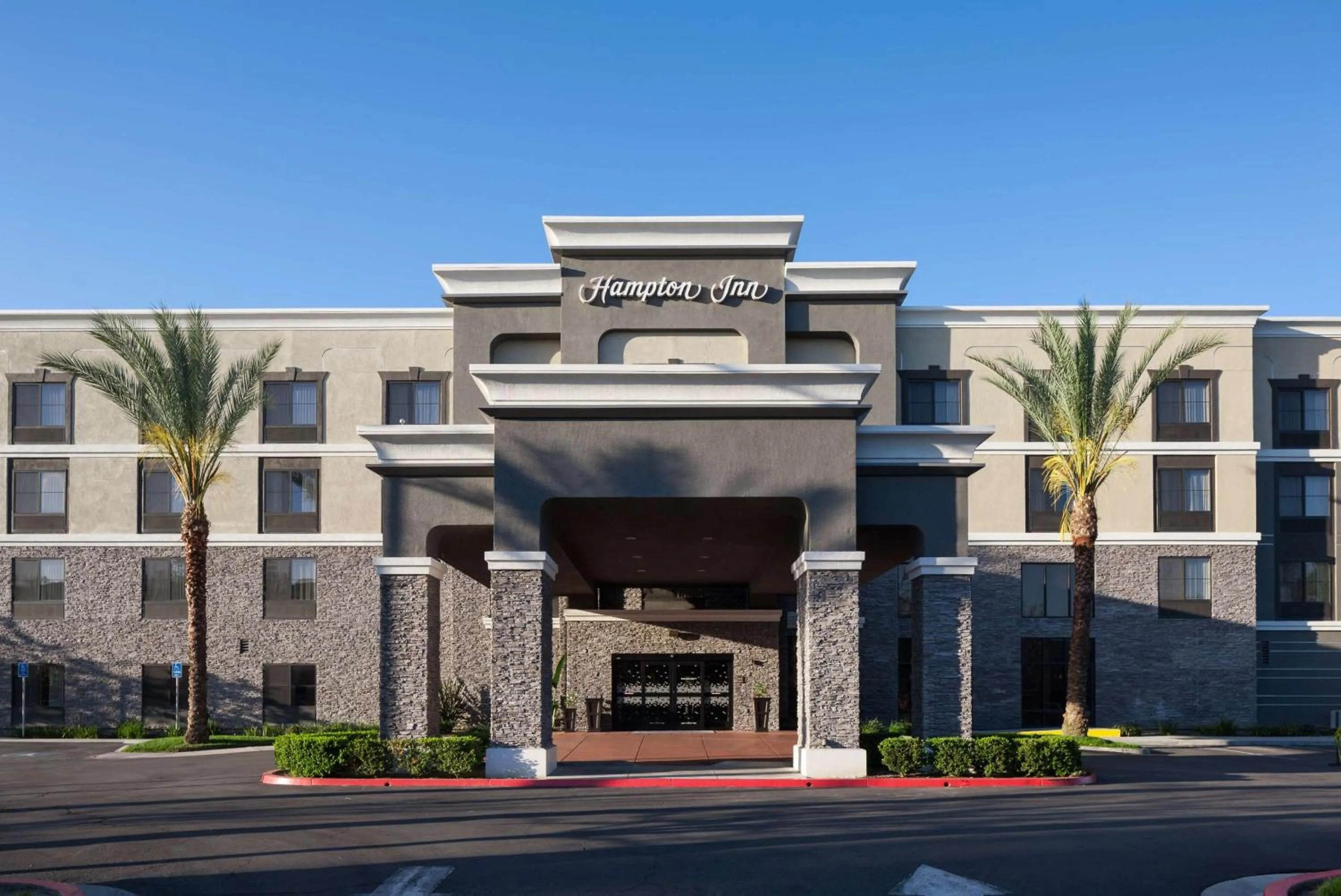 Property building in Hampton Inn Los Angeles Orange County Cypress