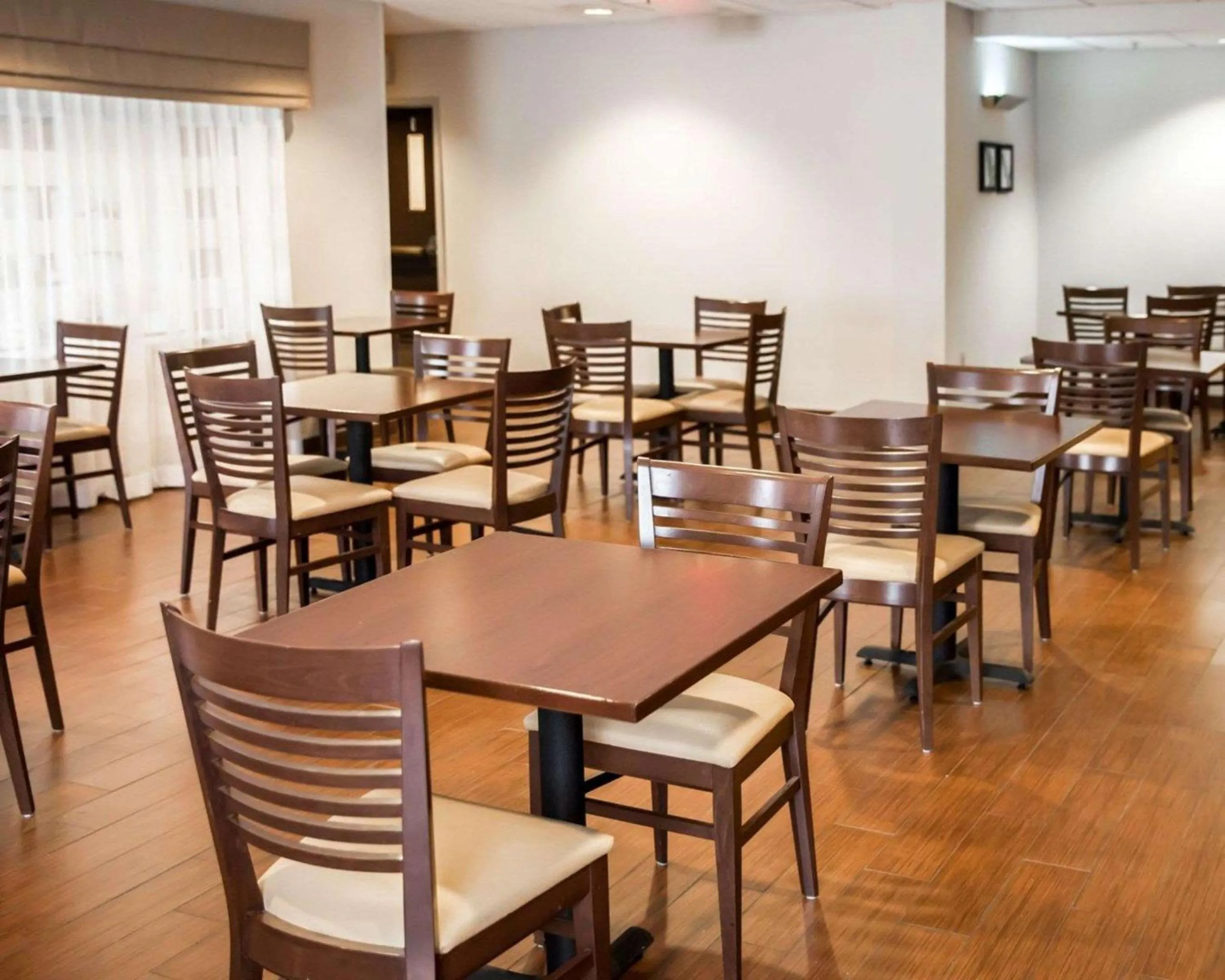 Restaurant/places to eat in Sleep Inn & Suites Hagerstown