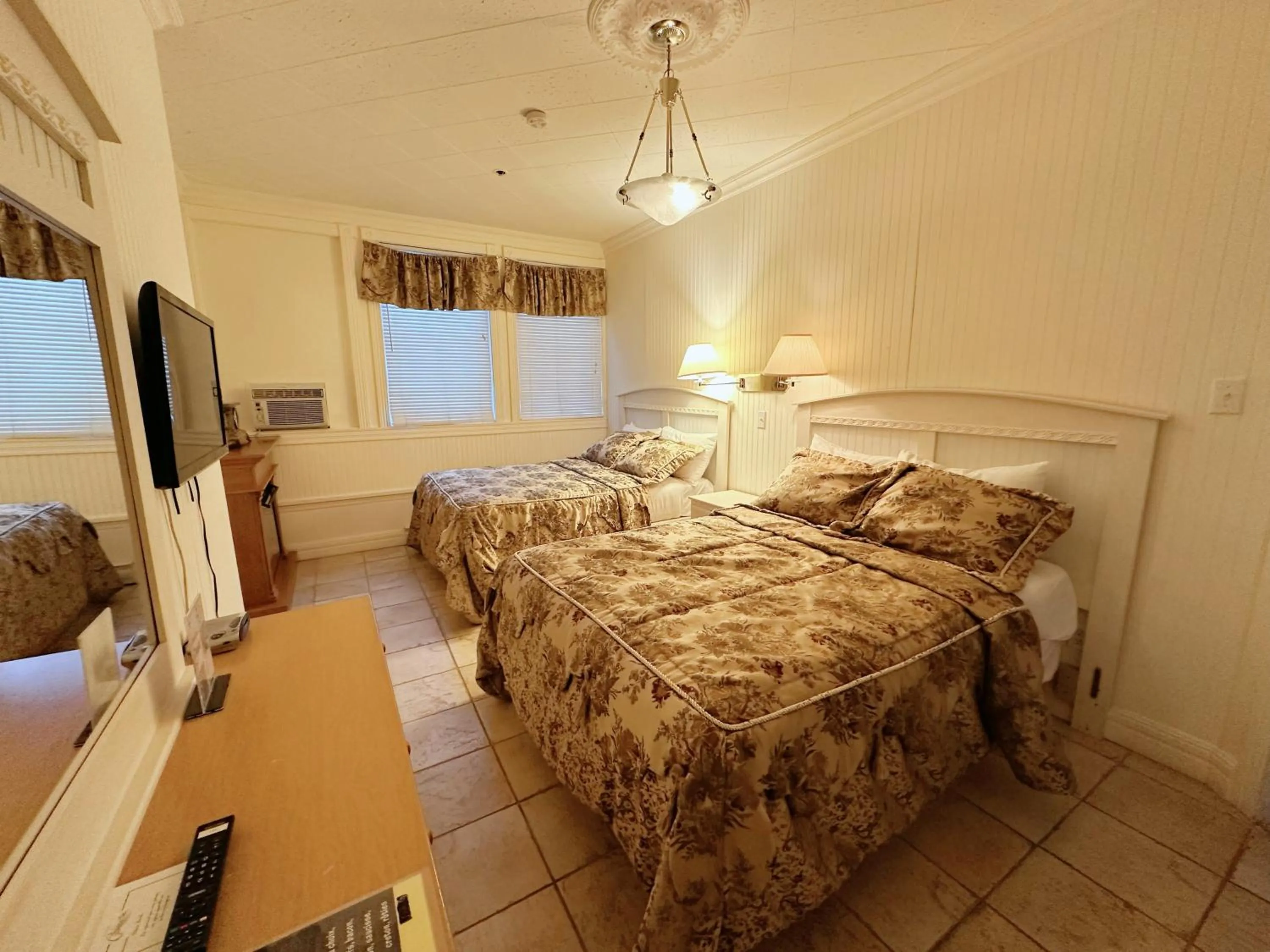 Bed in Hotel La Caravelle