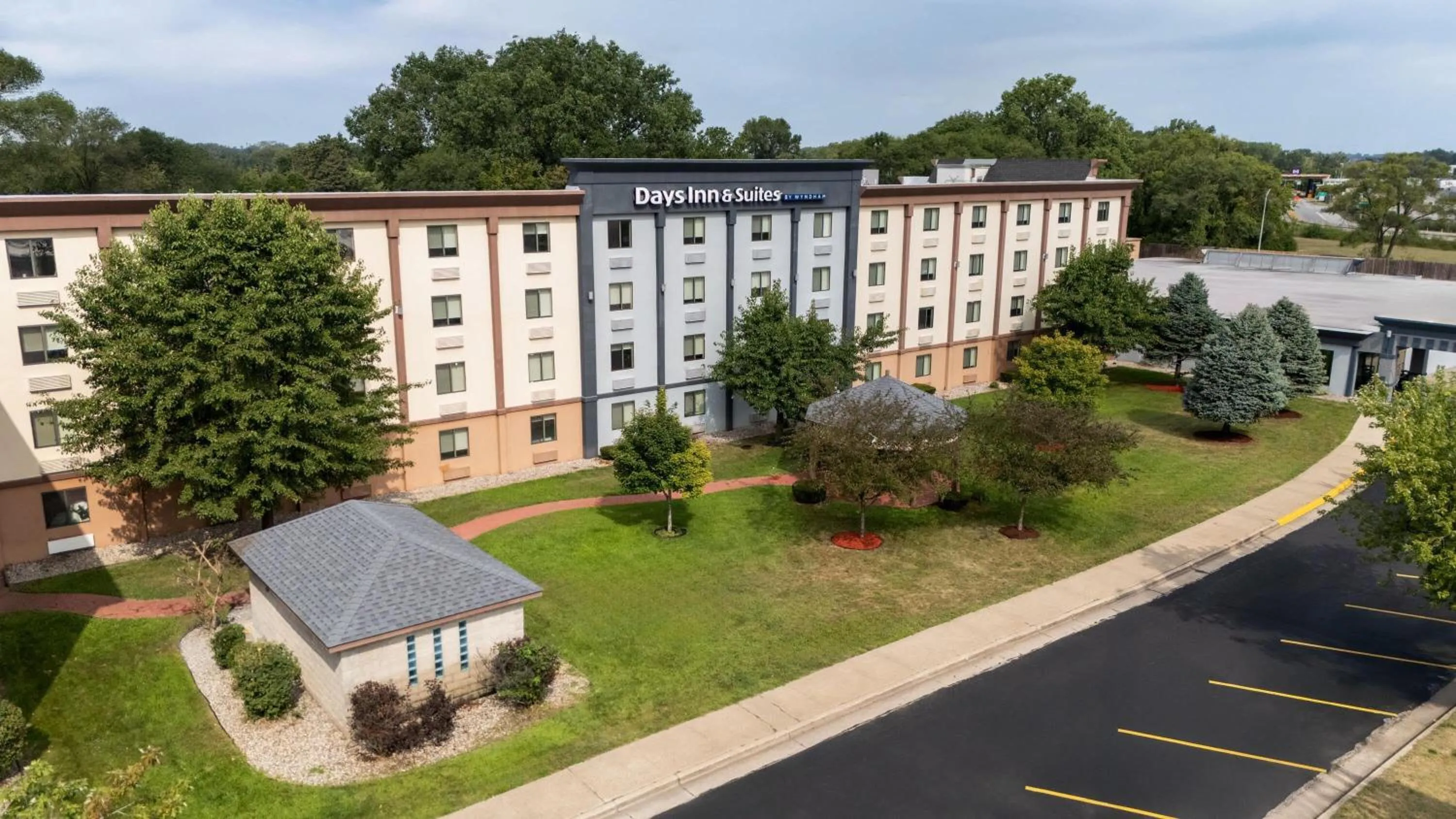Property building in Days Inn and Suites by Wyndham Hammond, IN