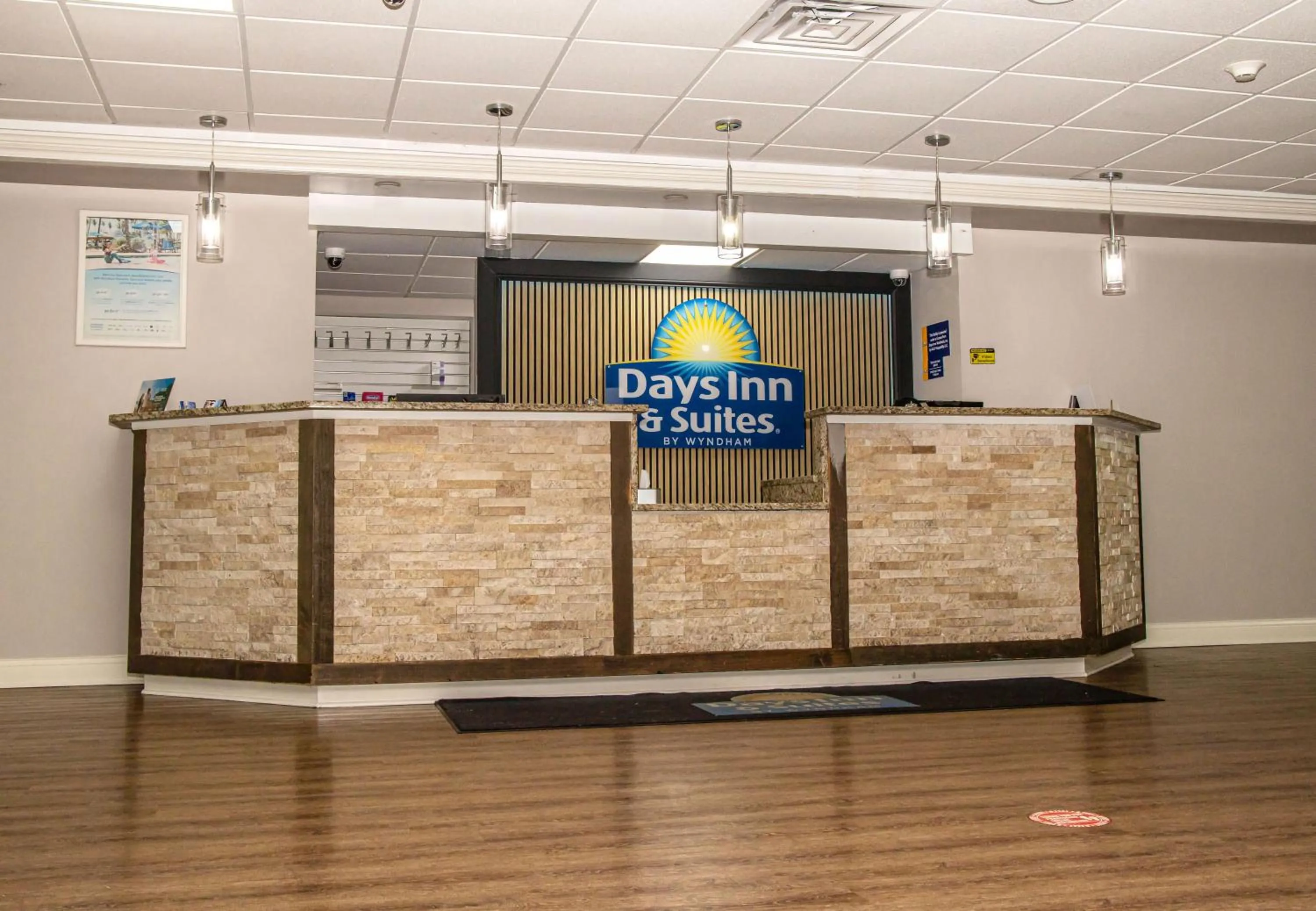 Lobby or reception in Days Inn and Suites by Wyndham Hammond, IN