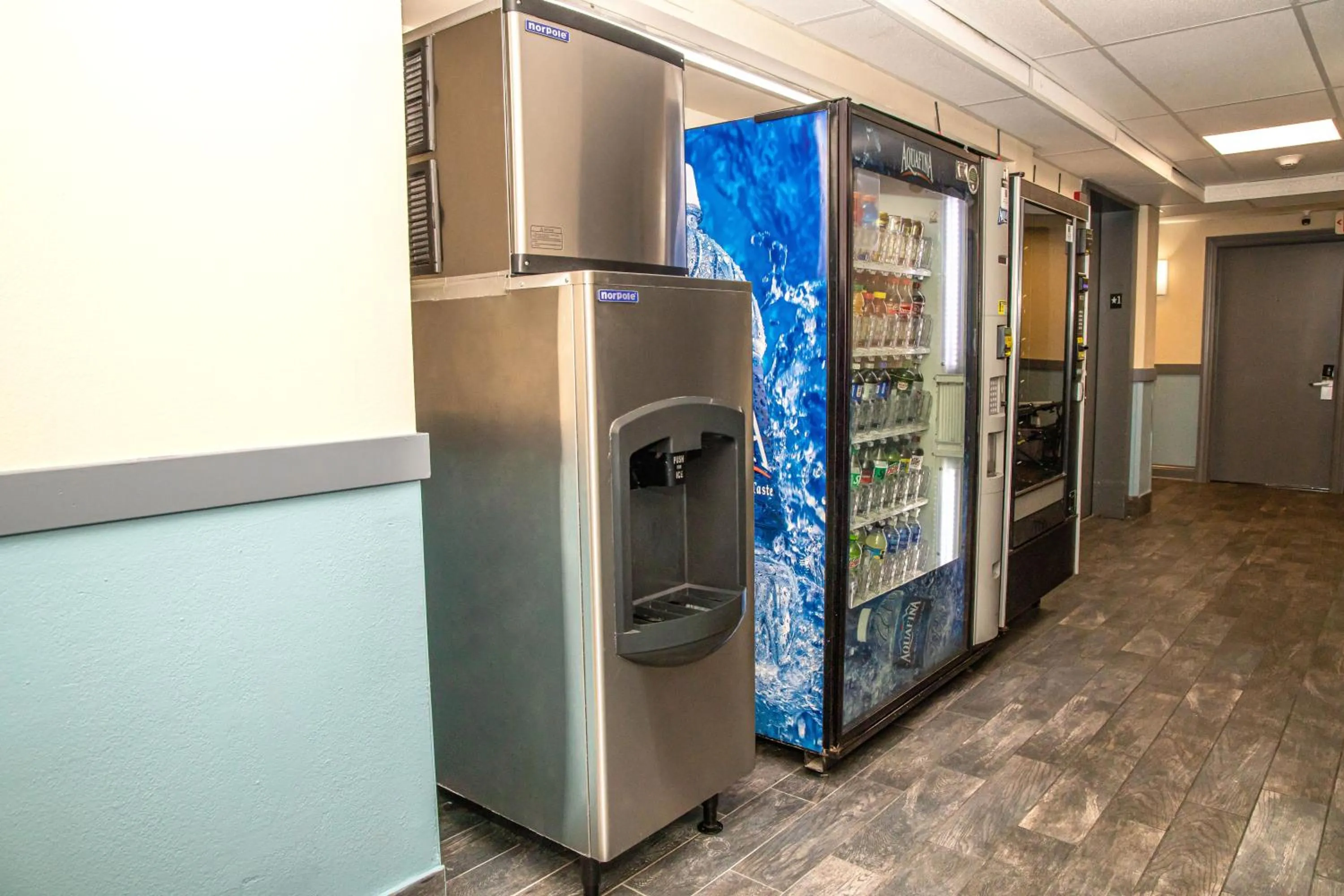 vending machine in Days Inn and Suites by Wyndham Hammond, IN