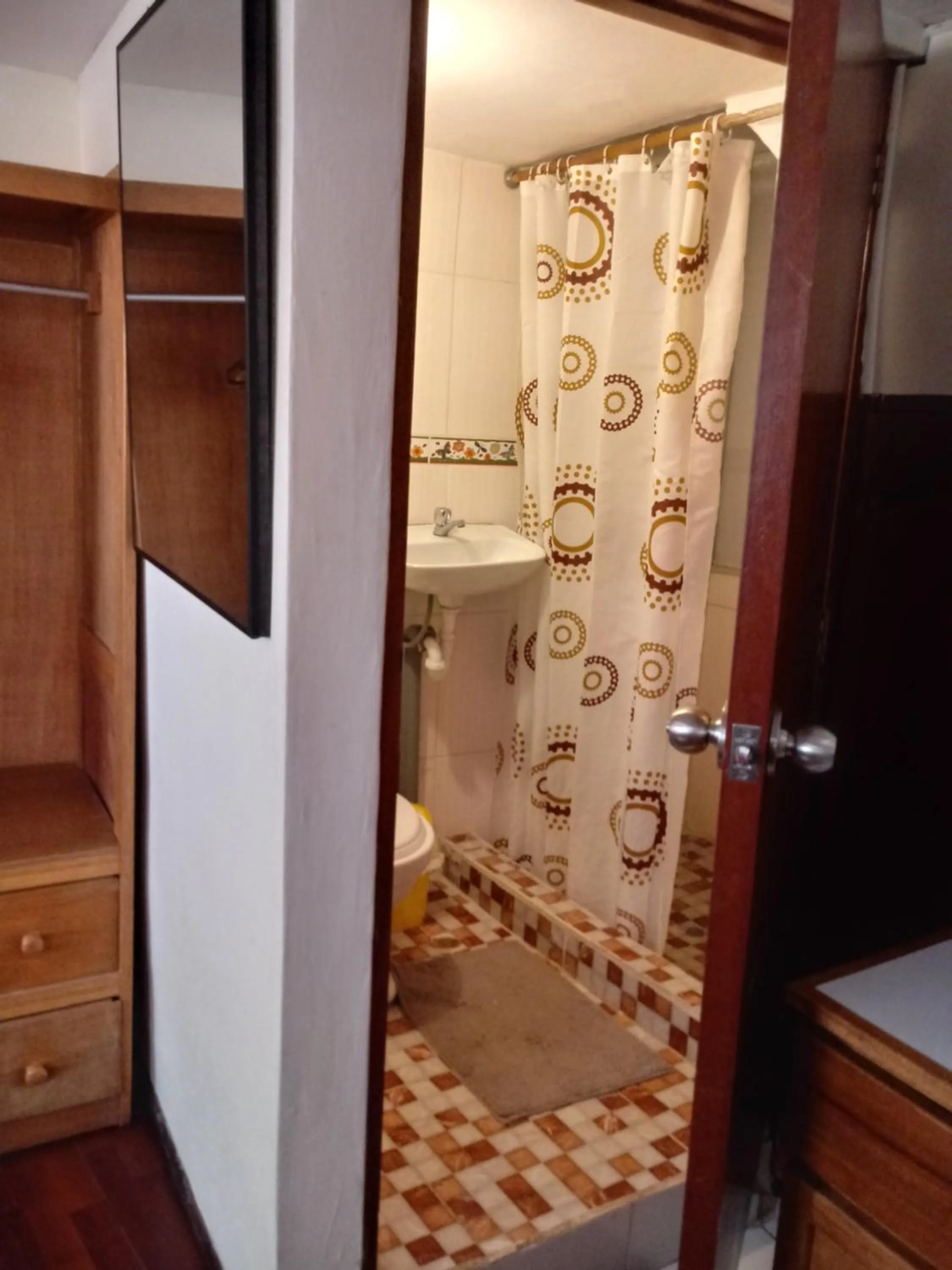 Bathroom, Bed in Casa De Mama Cusco - The Treehouse