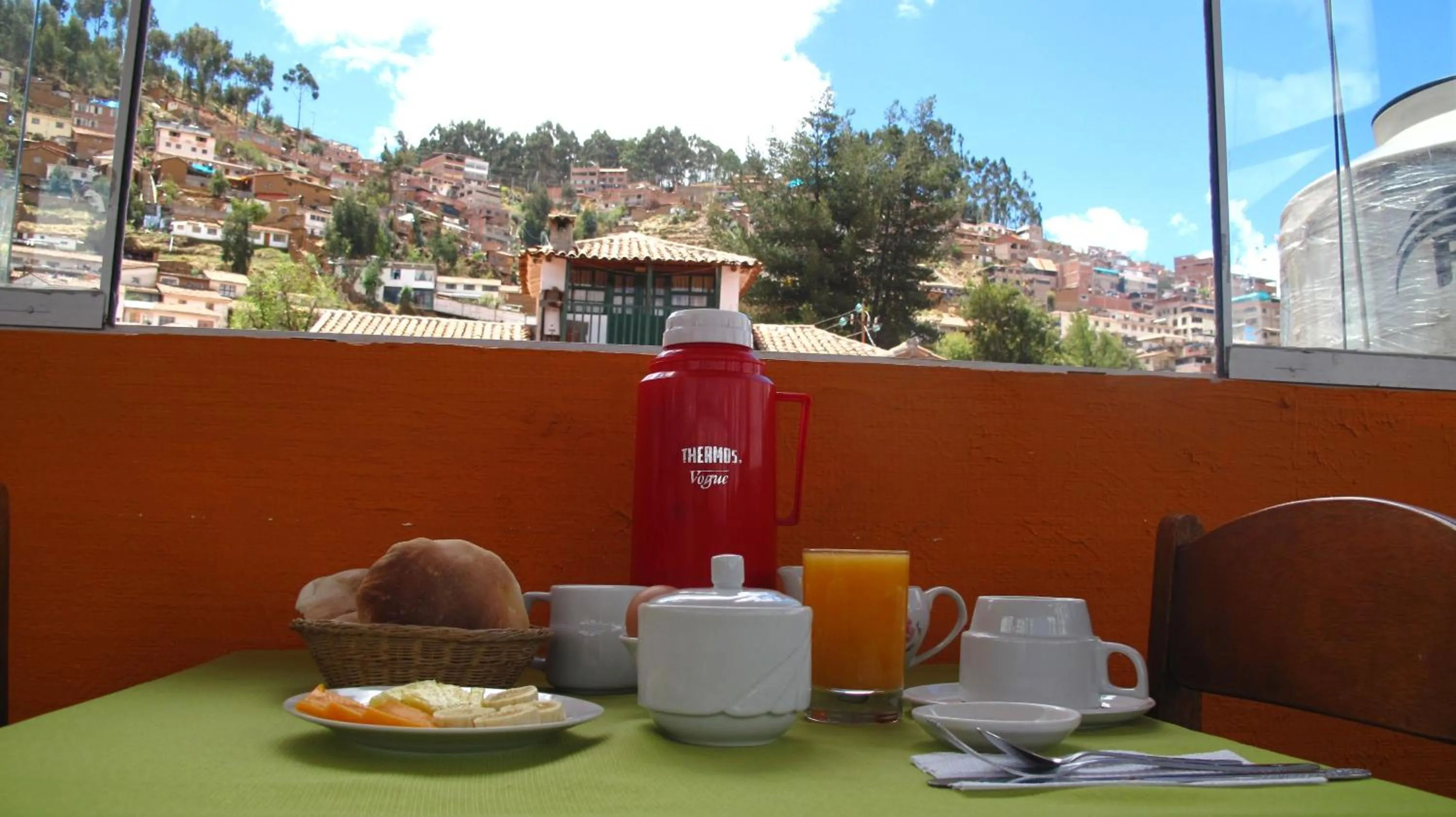 Food and drinks in Casa De Mama Cusco - The Treehouse