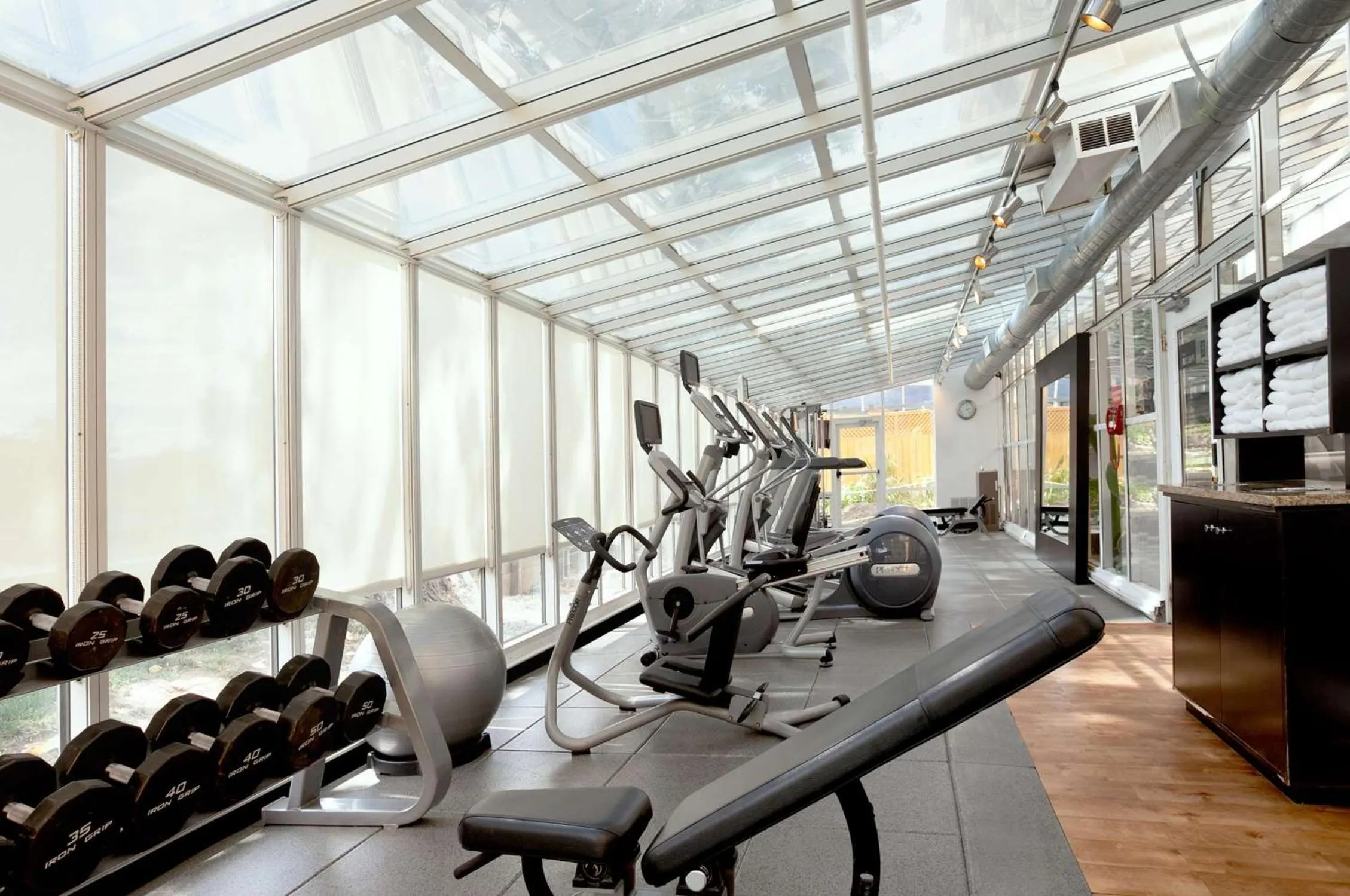 Fitness centre/facilities in Embassy Suites San Francisco Airport Waterfront
