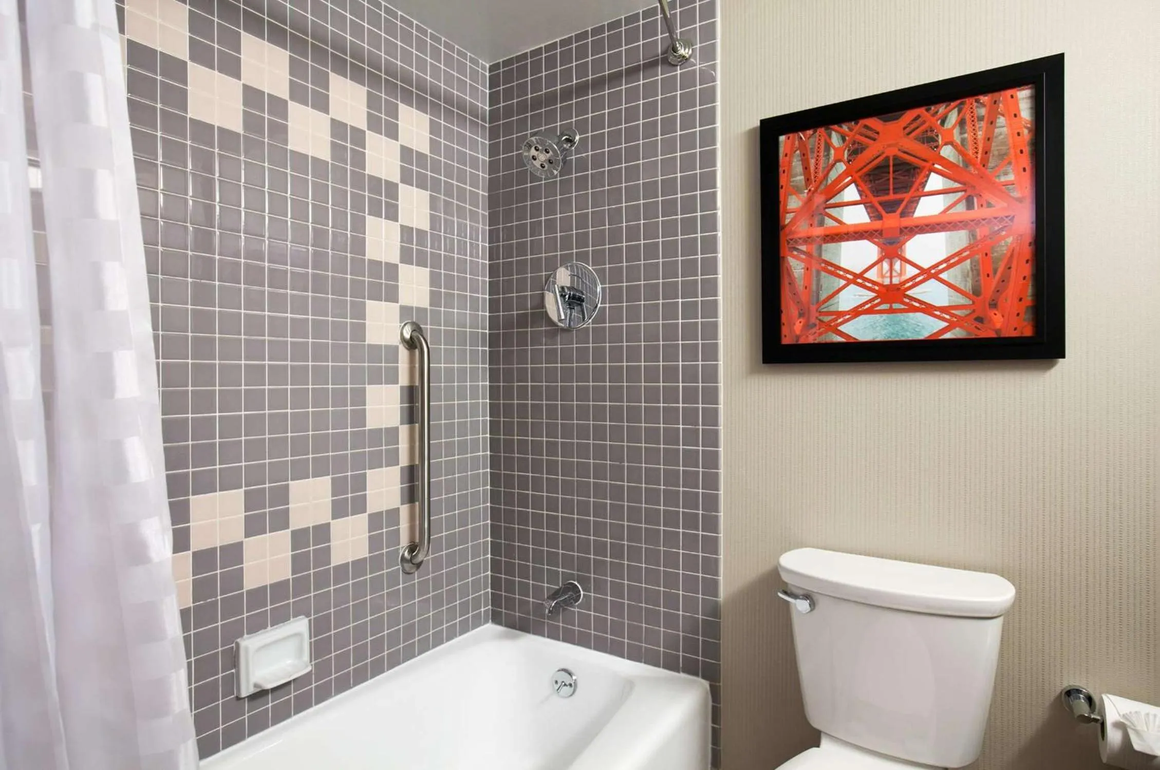 Bathroom in Embassy Suites San Francisco Airport Waterfront