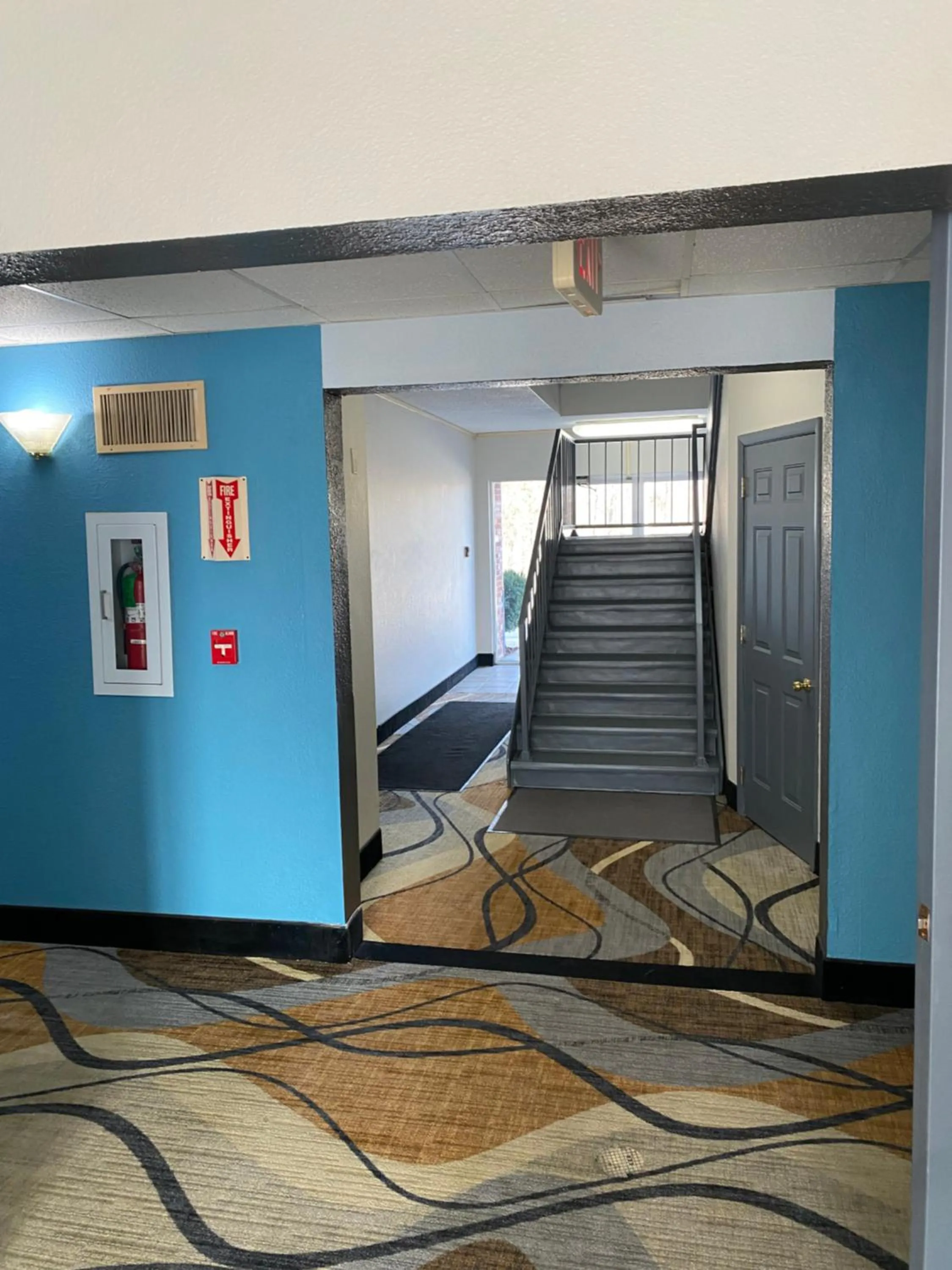elevator in Days Inn by Wyndham Perryville MO