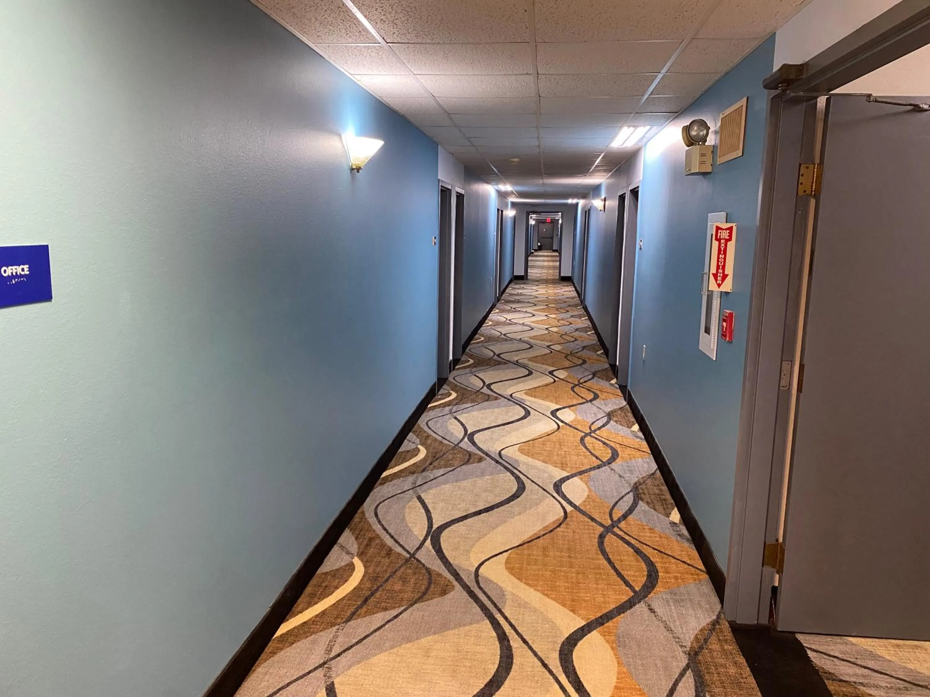 Property building in Days Inn by Wyndham Perryville MO