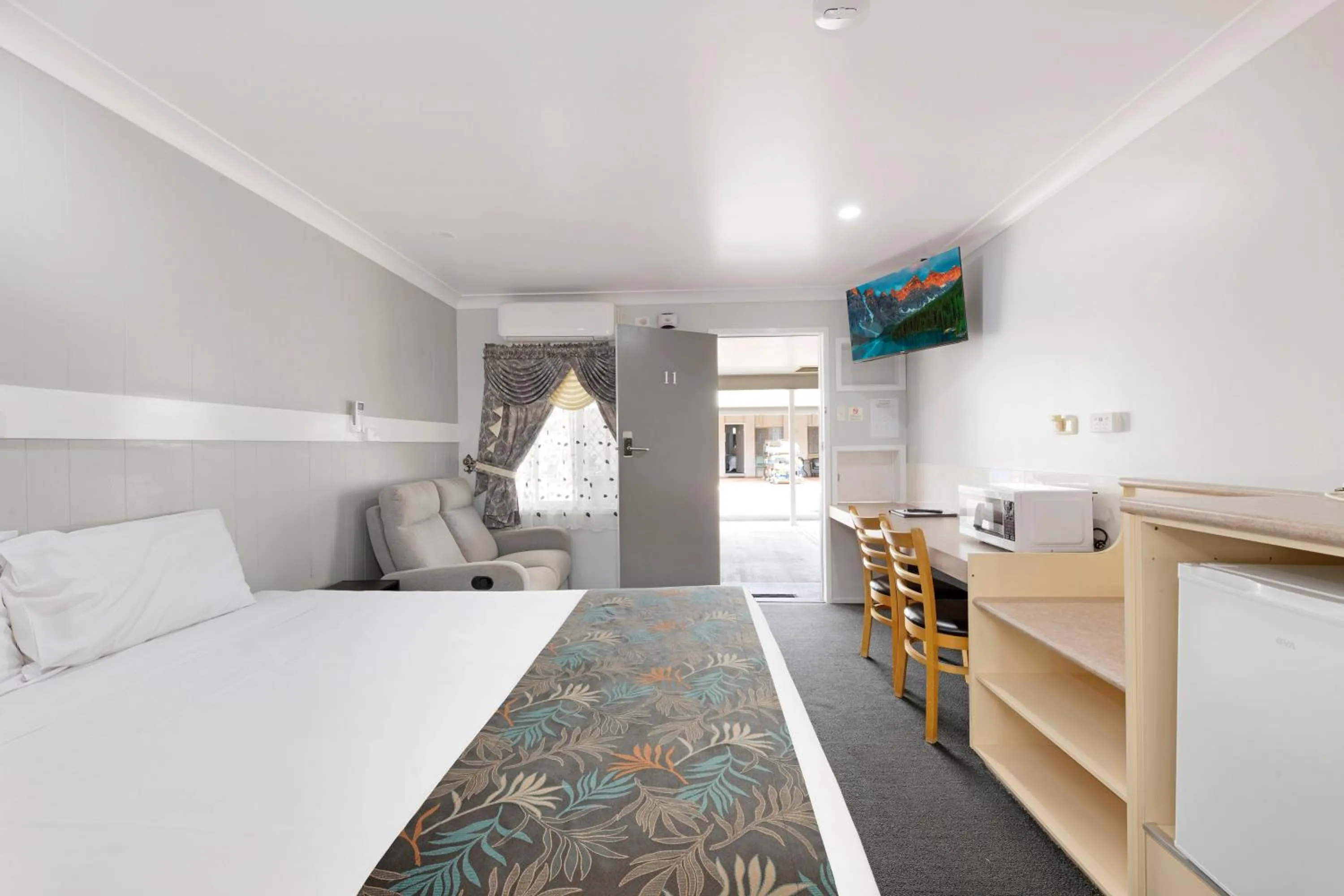 TV and multimedia, Bed in Best Western Bundaberg City Motor Inn