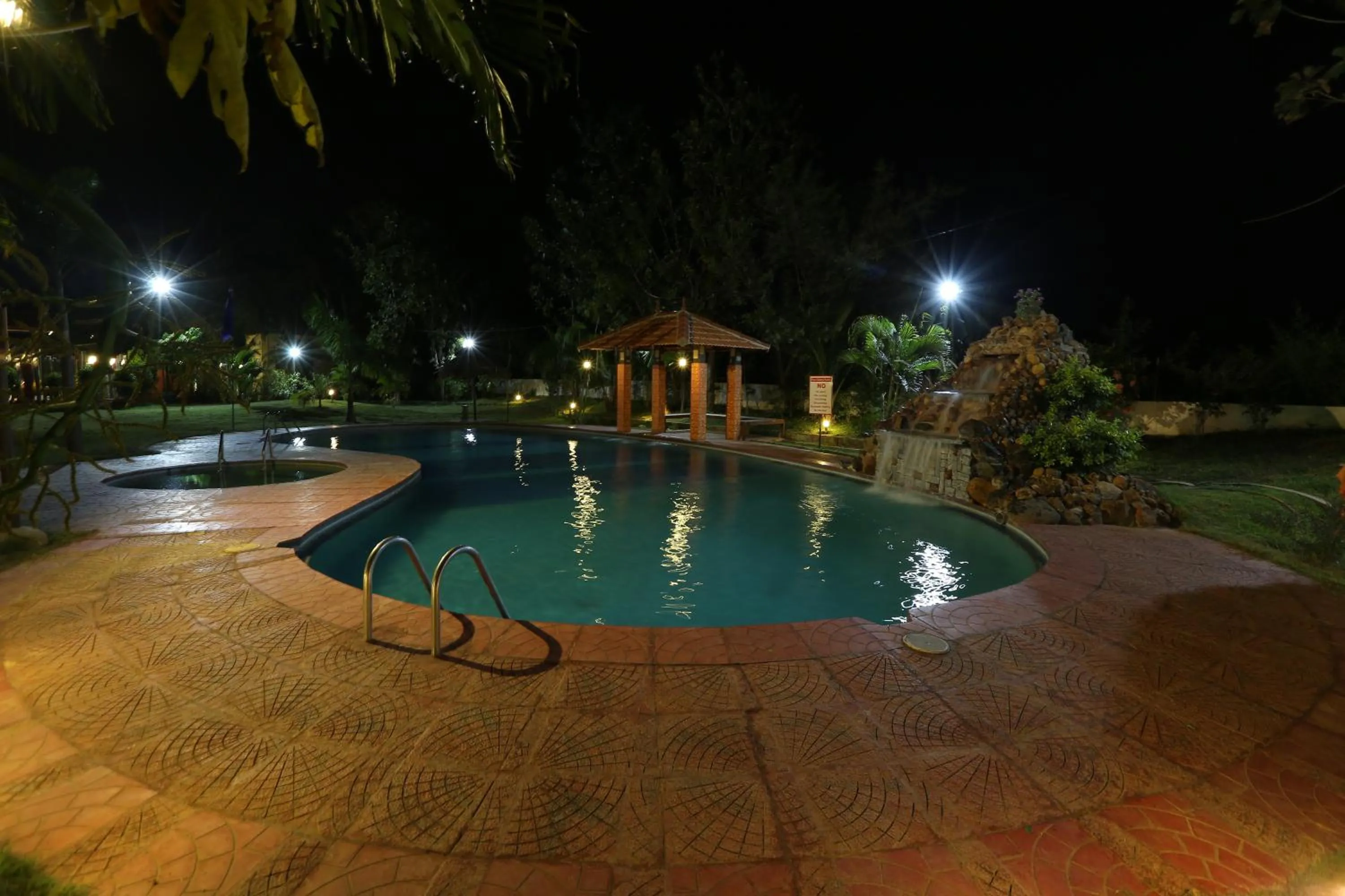 Swimming pool in Mermaid Resorts & Banquets