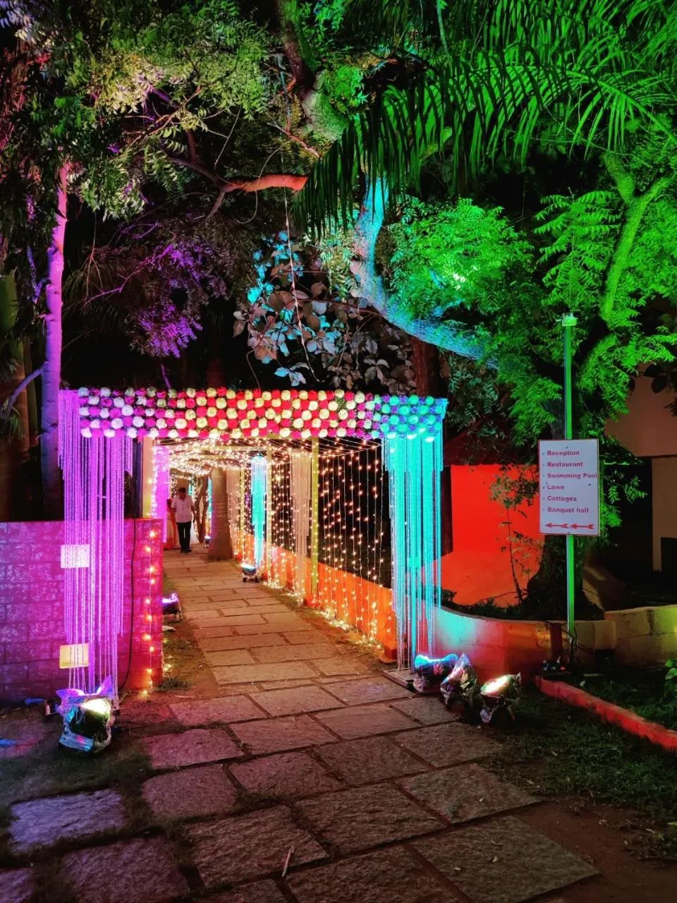 Restaurant/places to eat in Mermaid Resorts & Banquets