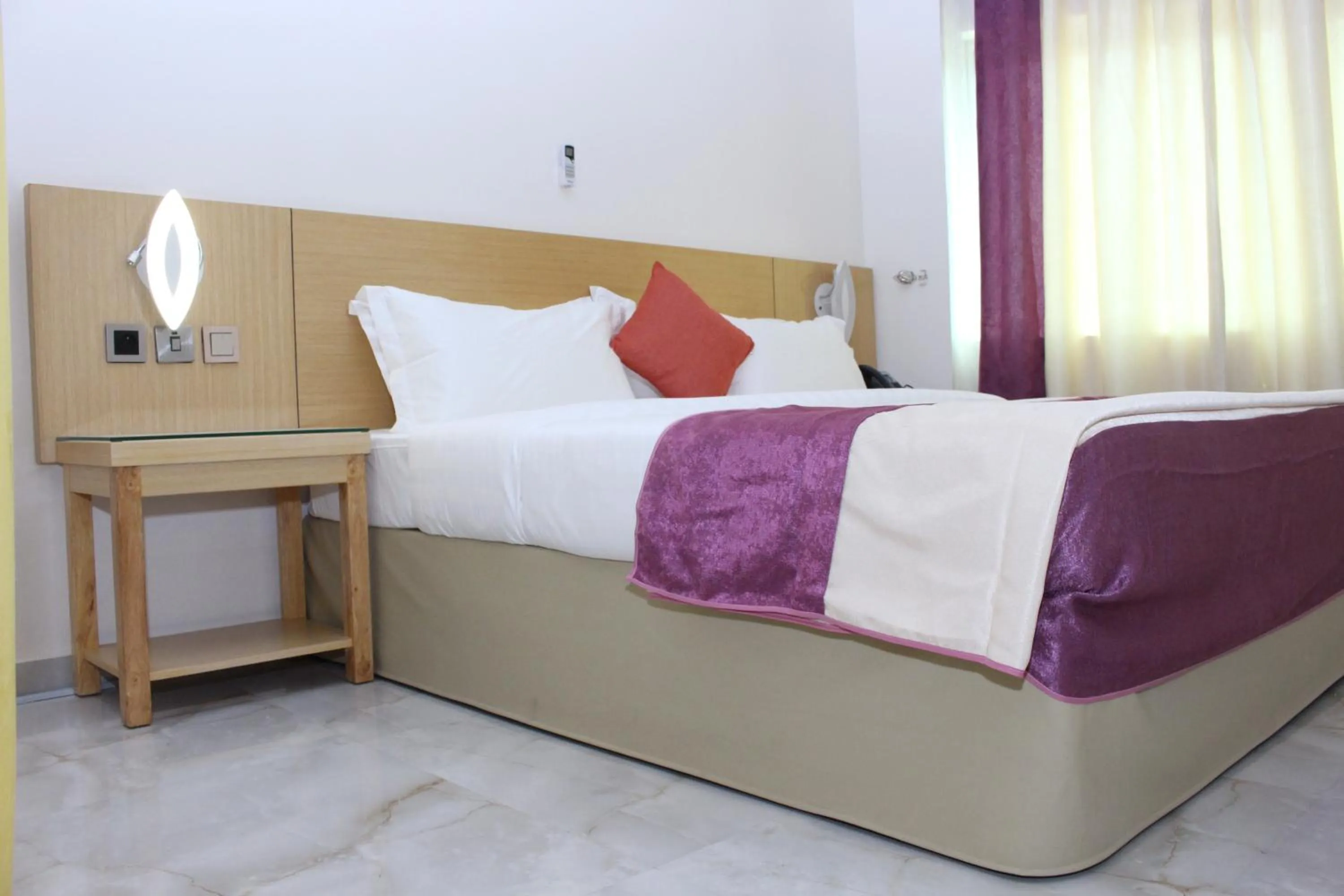 Bedroom, Bed in Paradisia Hotel